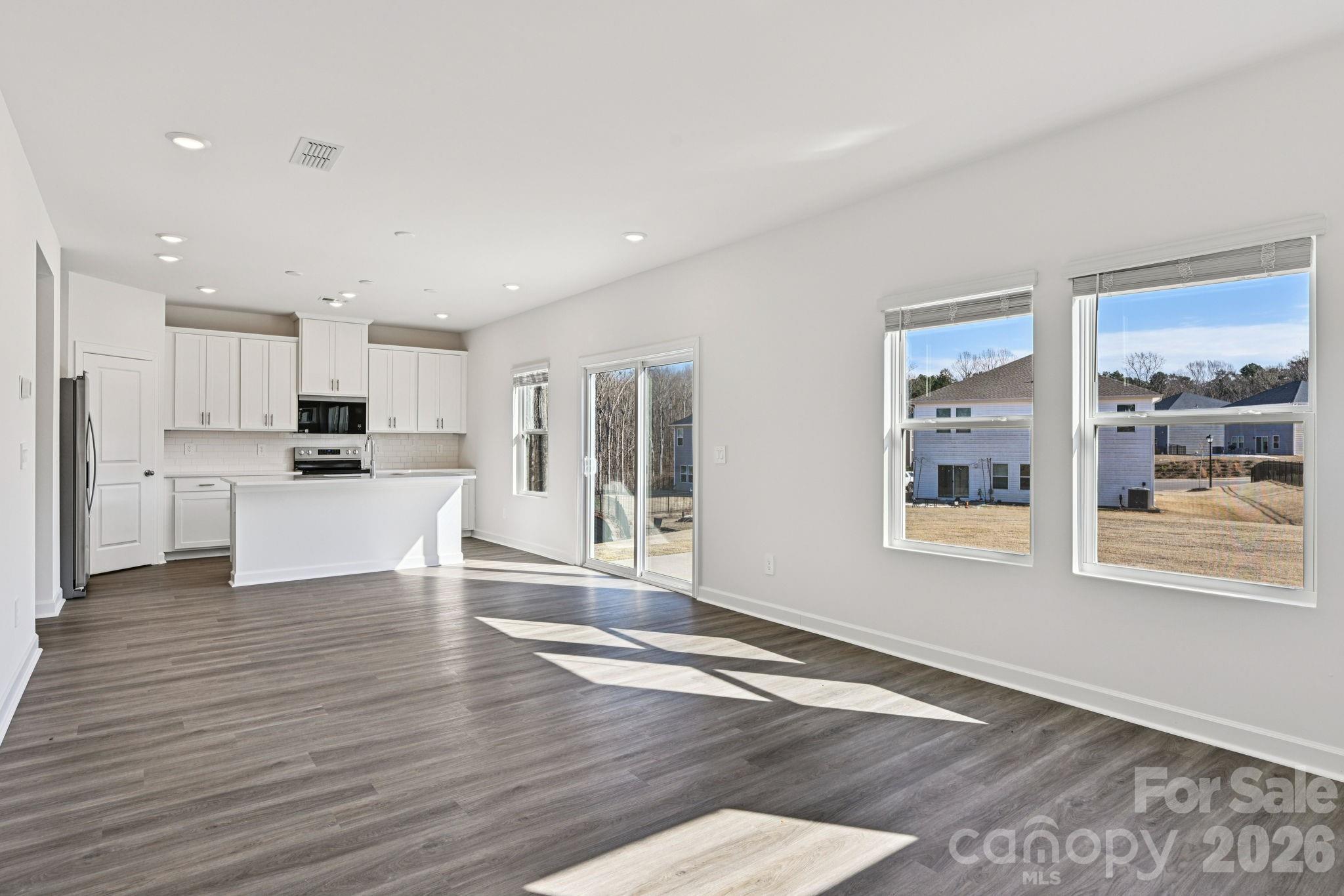 2306 Snapdragon Court Property Photo 6