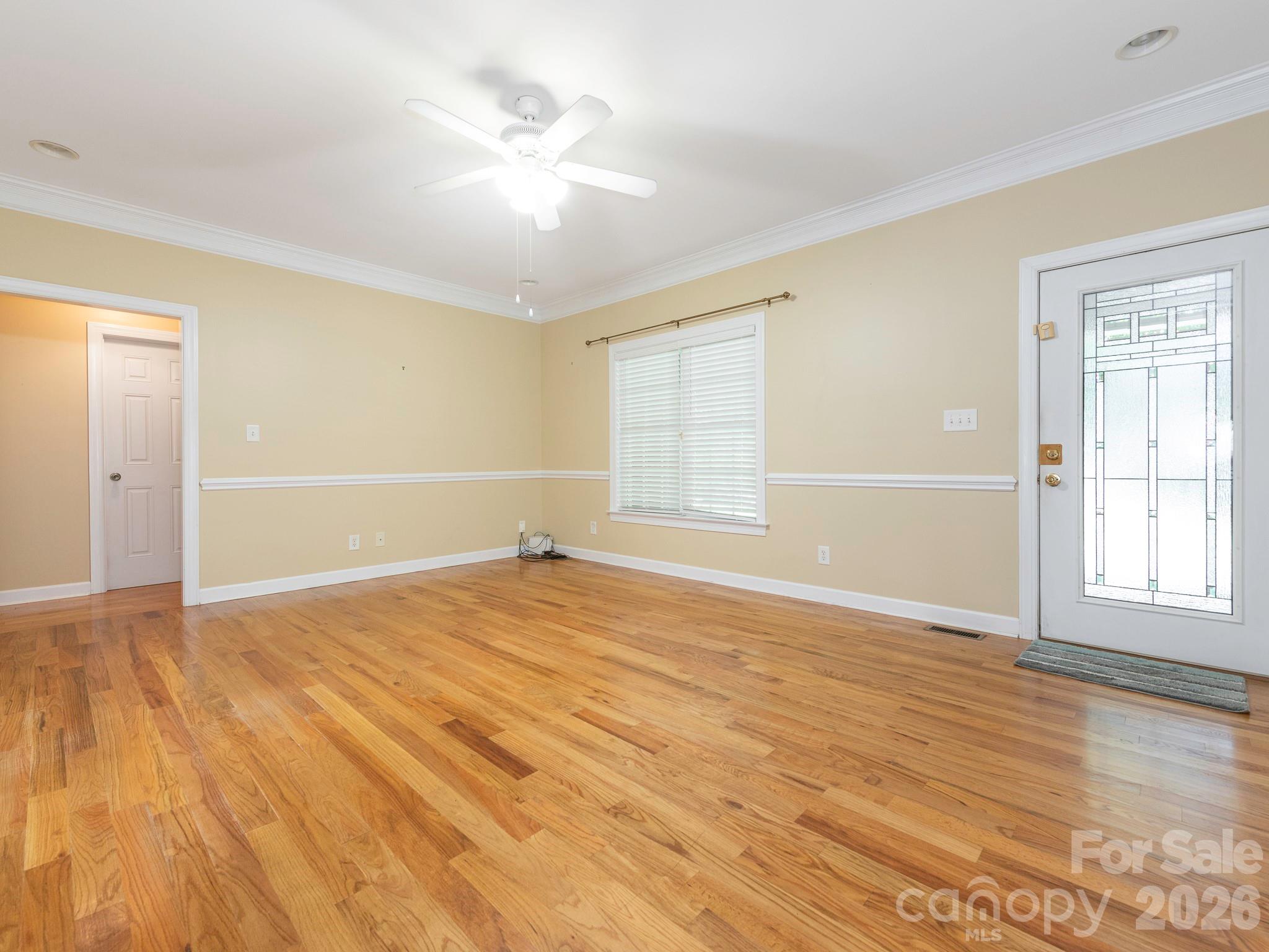 711 Spring Street Property Photo 6
