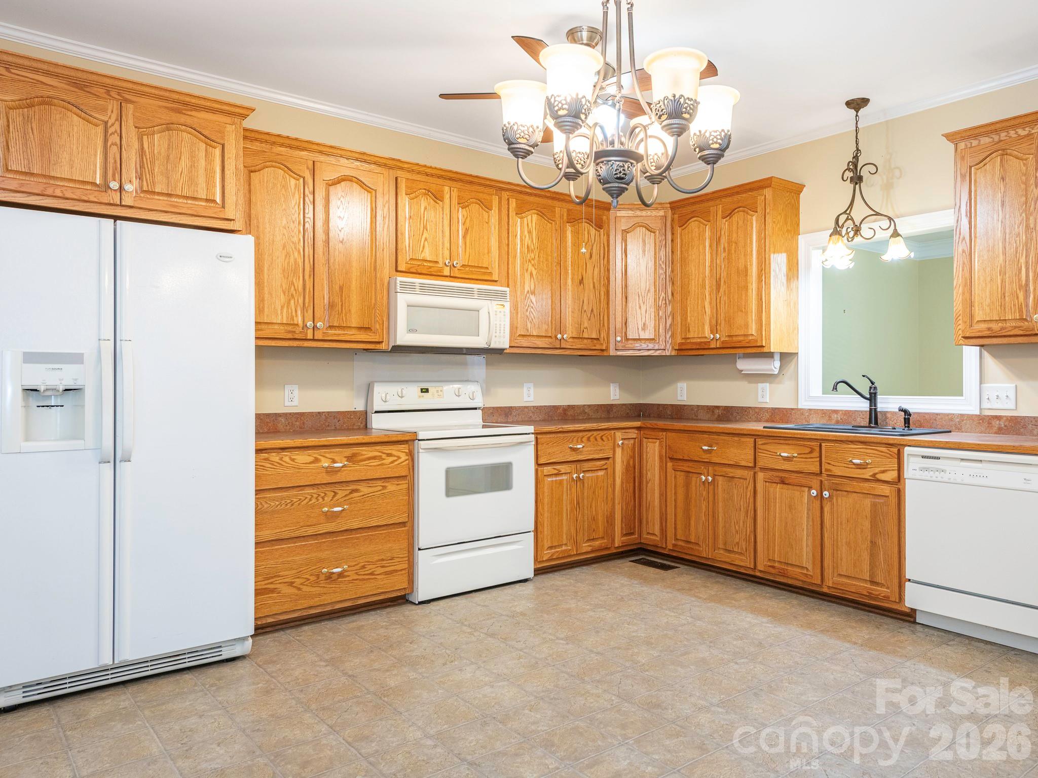 711 Spring Street Property Photo 10