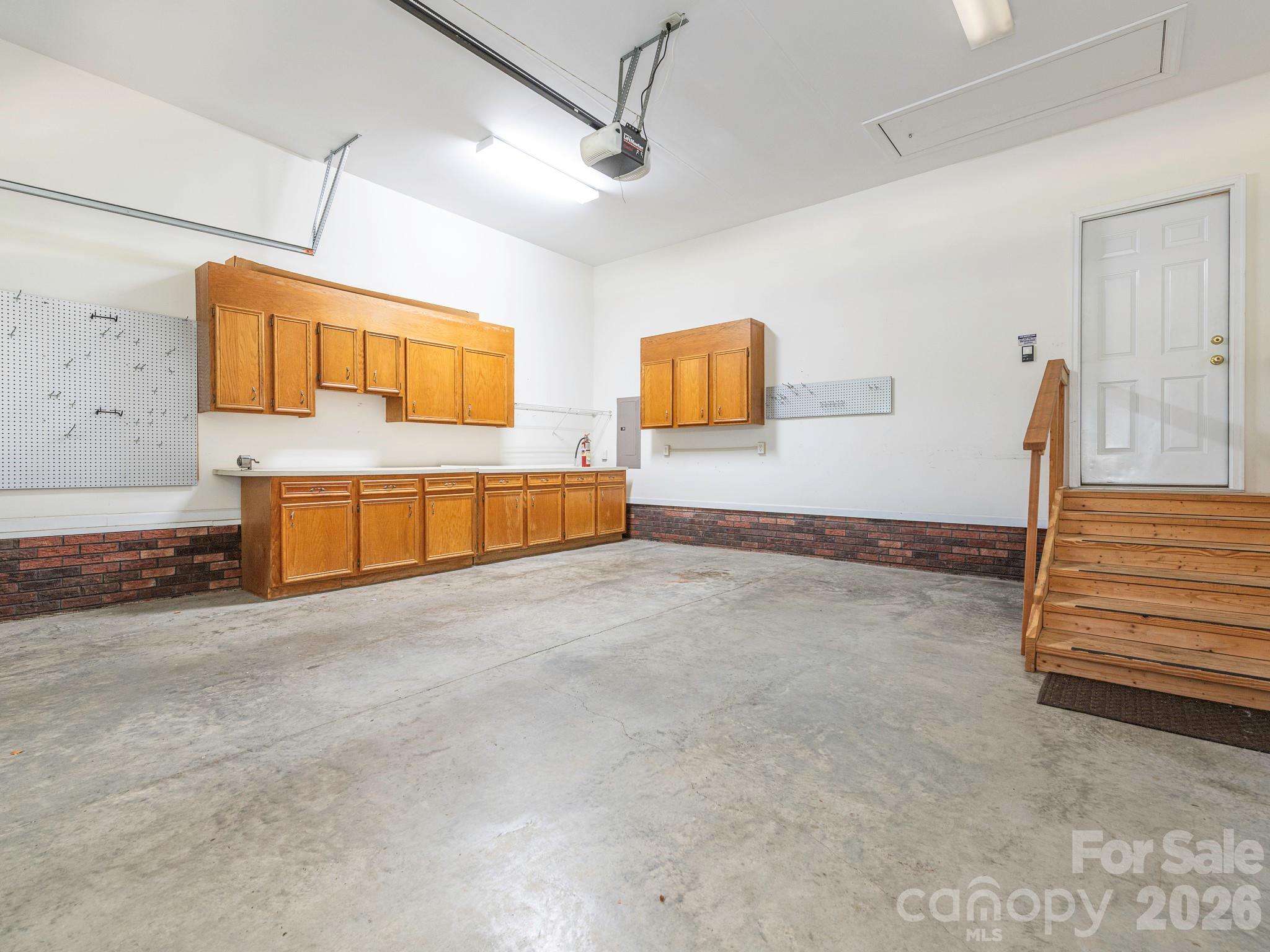 711 Spring Street Property Photo 19