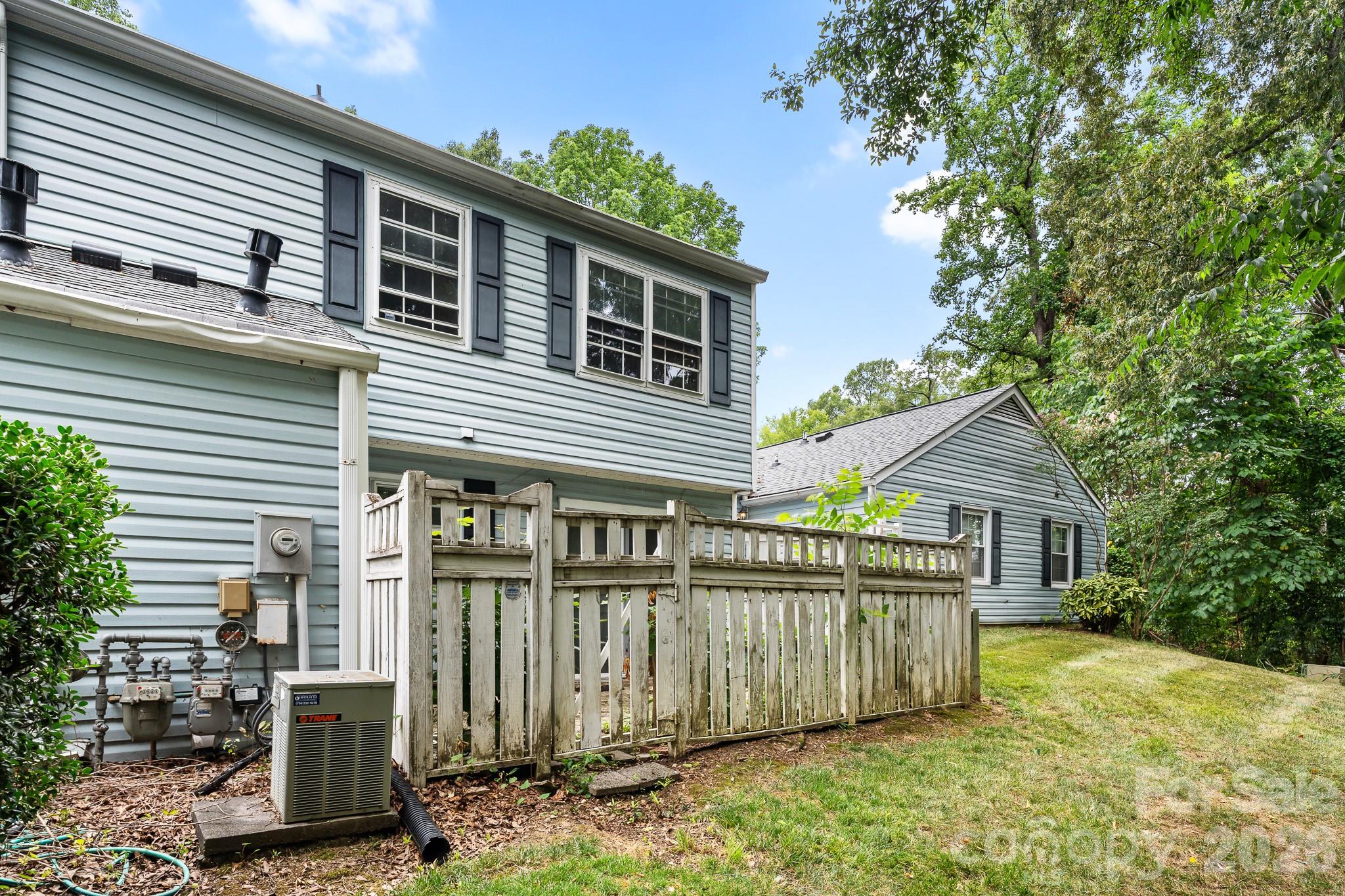 8504 Castle Pine Court Property Photo 17