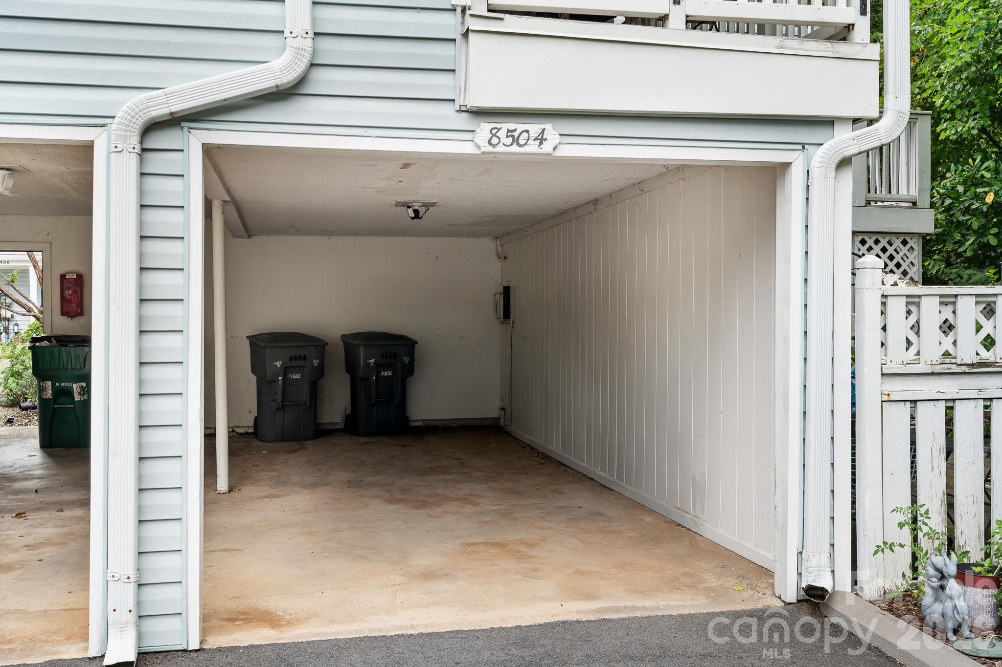 8504 Castle Pine Court Property Photo 20