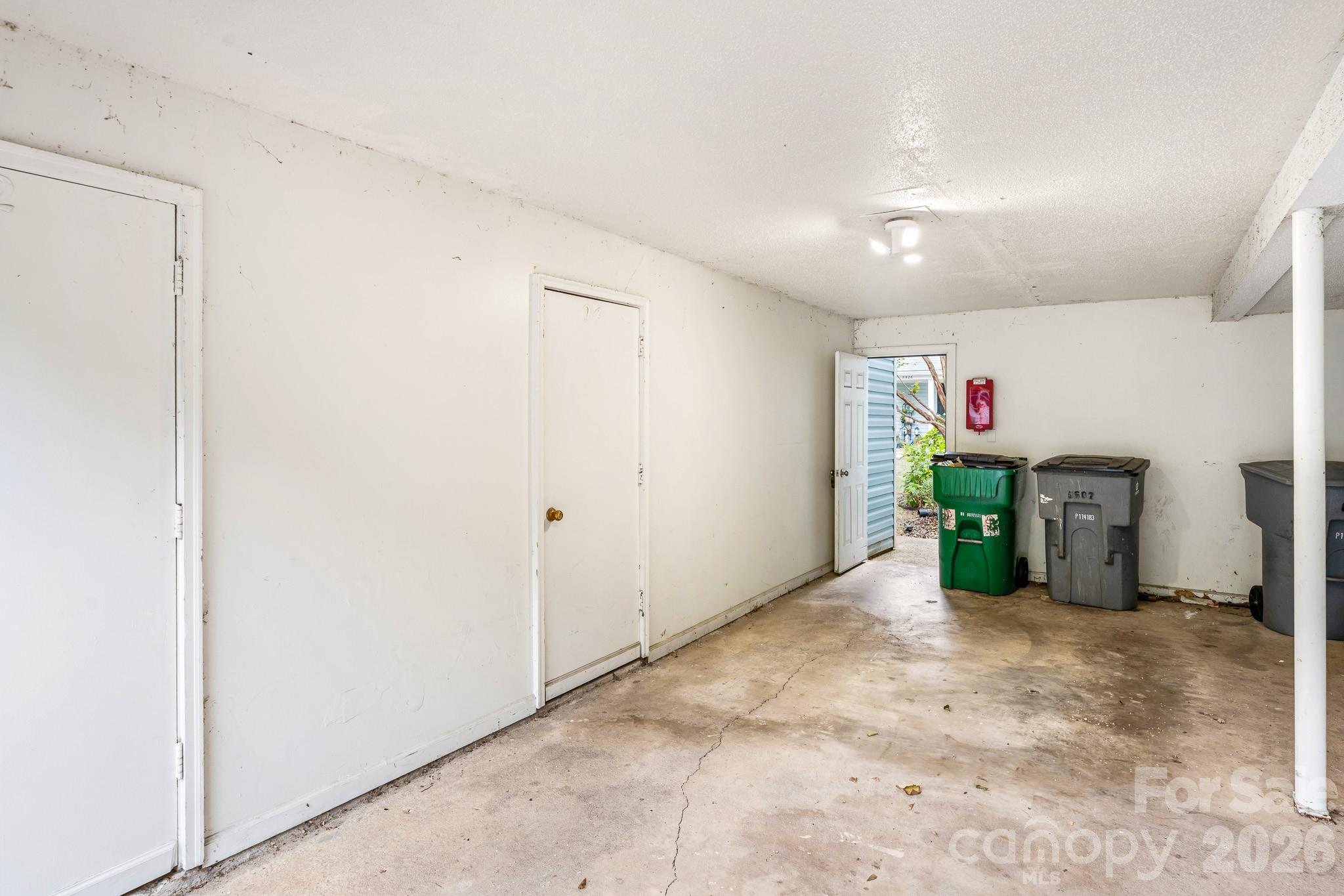 8504 Castle Pine Court Property Photo 22