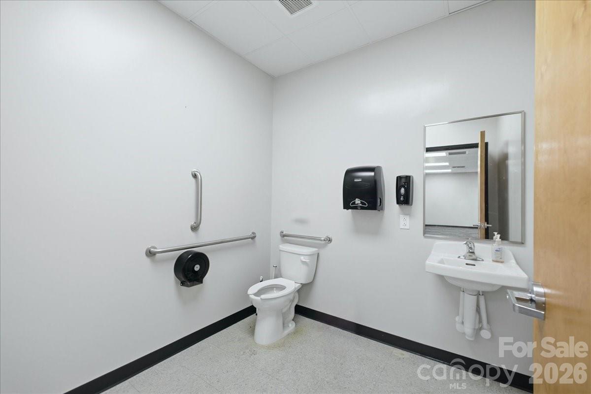 135 Joshua Court Property Photo 28