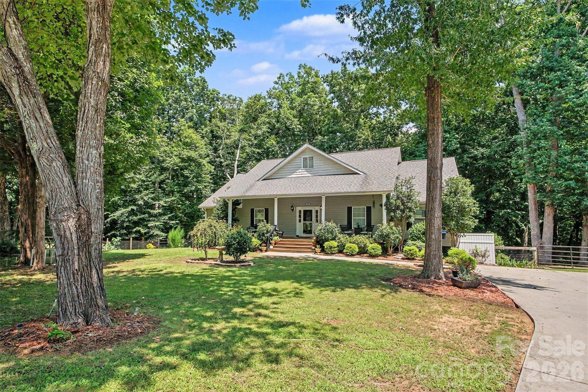 8446 Aqua Lane Property Photo 2