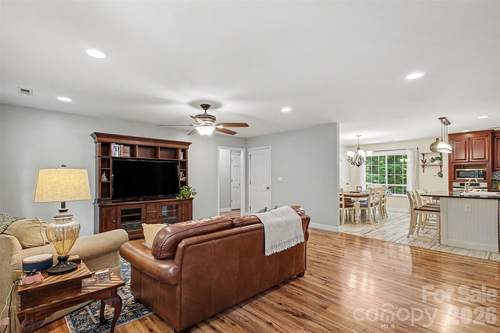 8446 Aqua Lane Property Photo 5