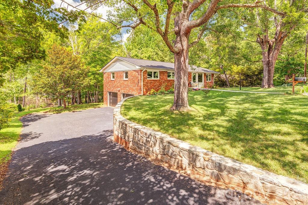 47 Deerwood Drive Property Photo 2