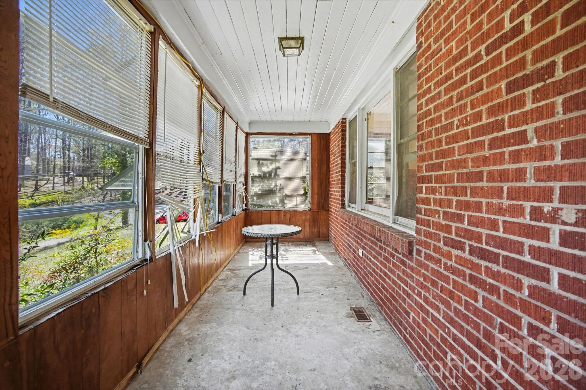 105 Shelton Circle Property Photo 3