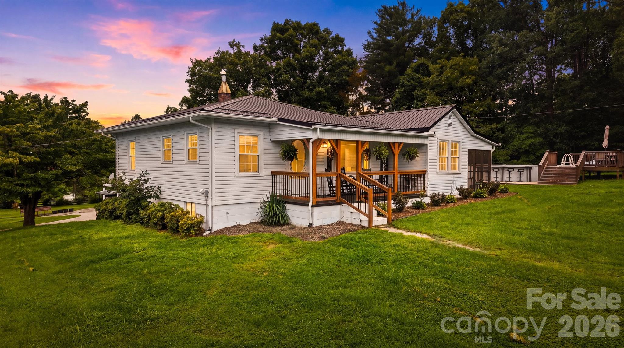 1706 Oakmont Drive Property Photo 1