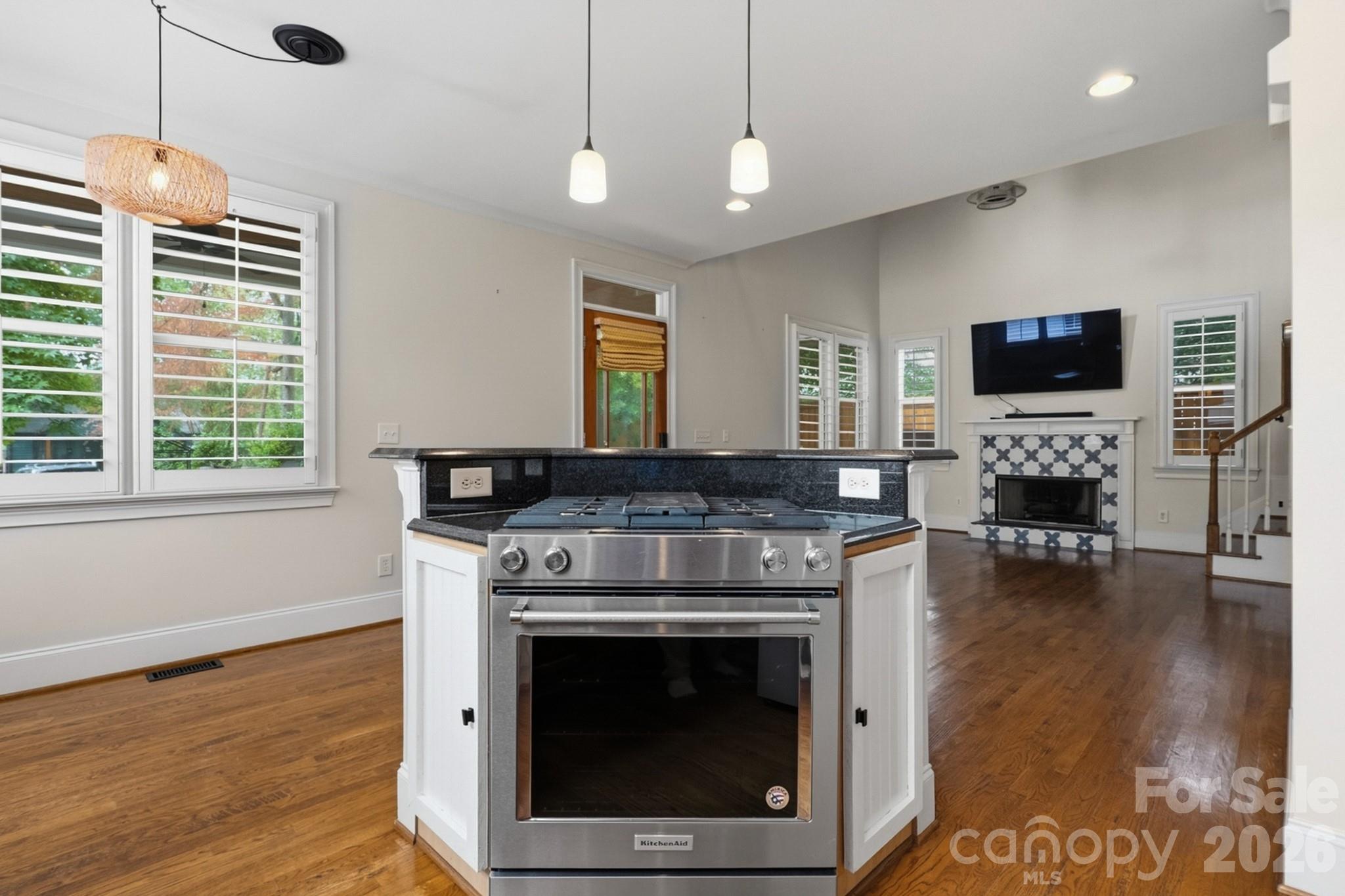 2013 Chesterfield Avenue Property Photo 10