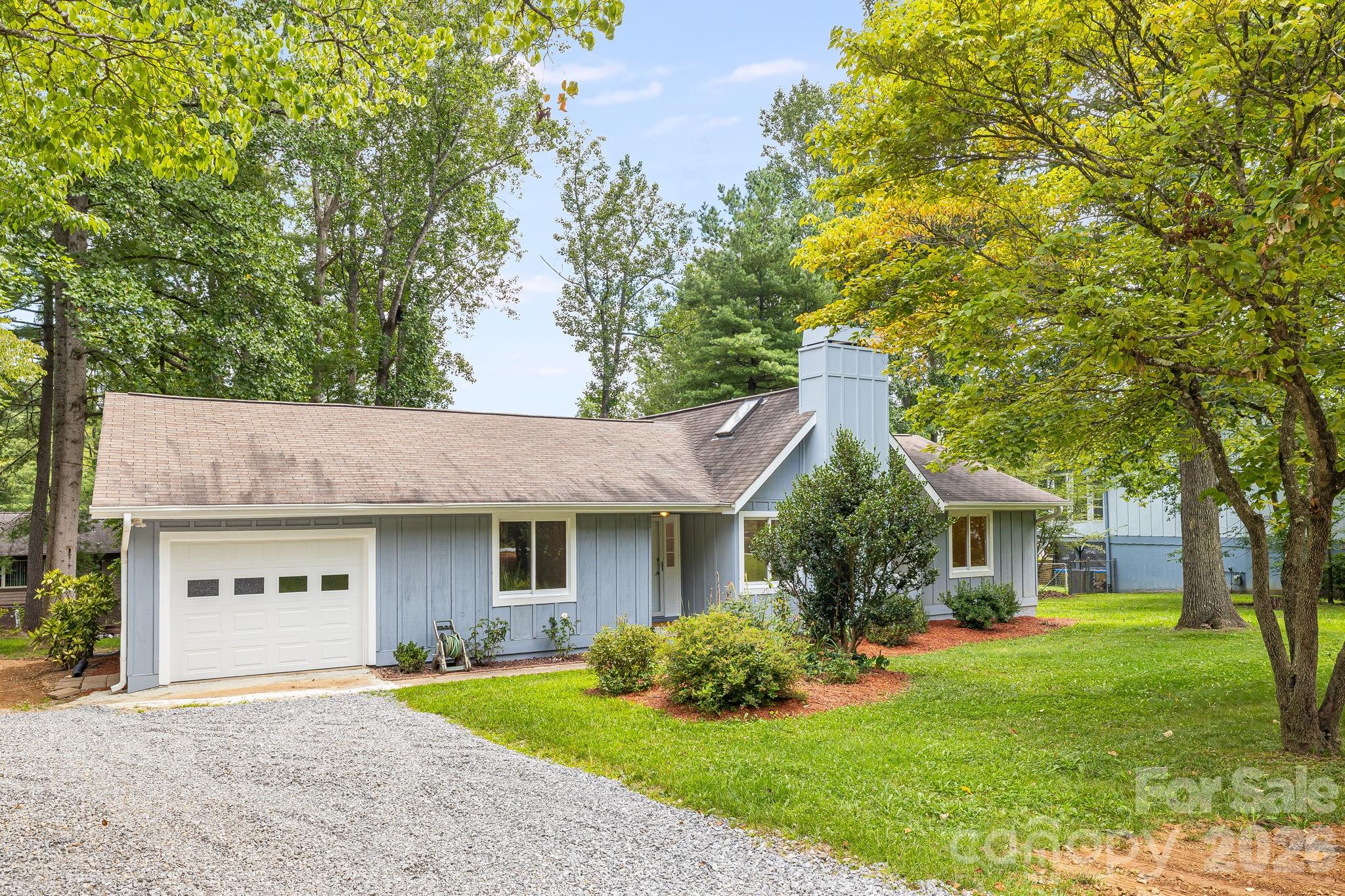 35 Golden Oaks Lane Property Photo 4
