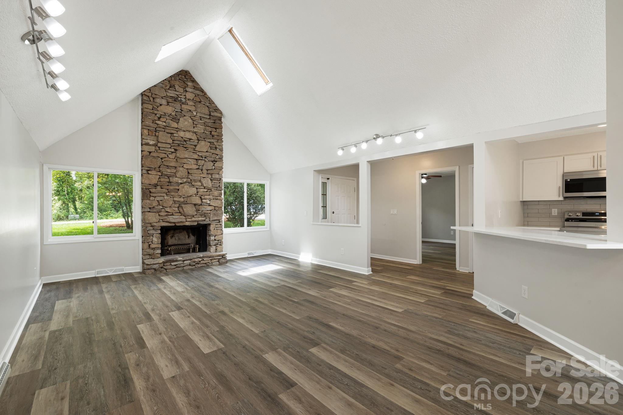 35 Golden Oaks Lane Property Photo 7
