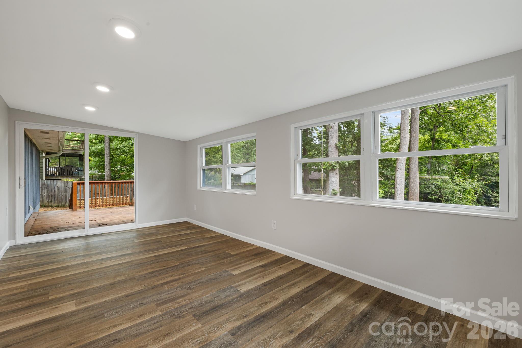35 Golden Oaks Lane Property Photo 24