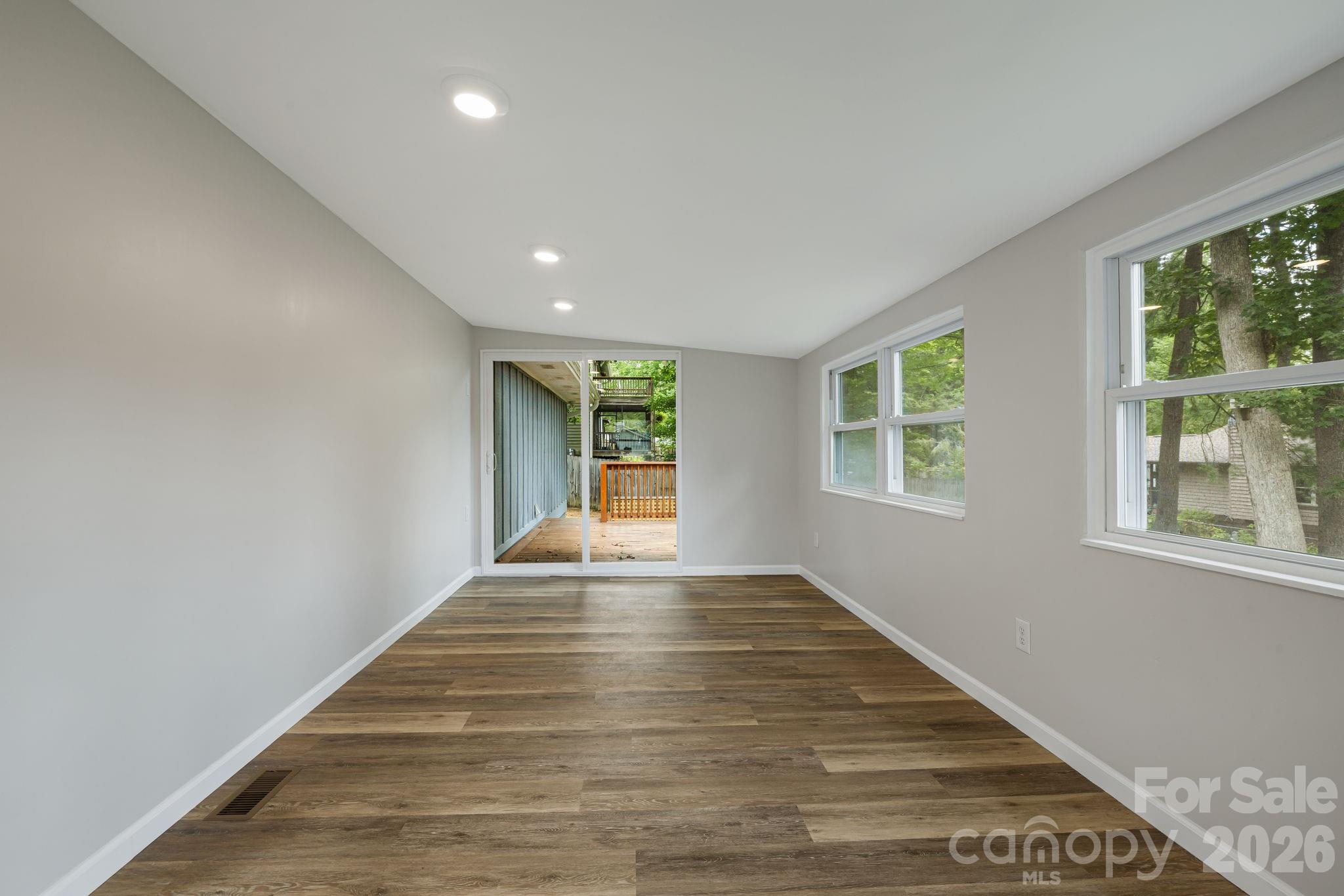 35 Golden Oaks Lane Property Photo 25