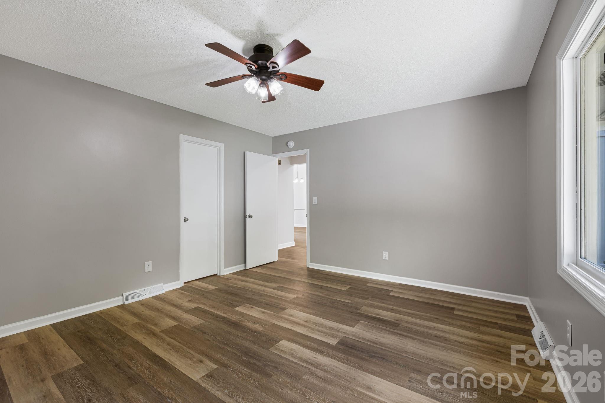 35 Golden Oaks Lane Property Photo 28