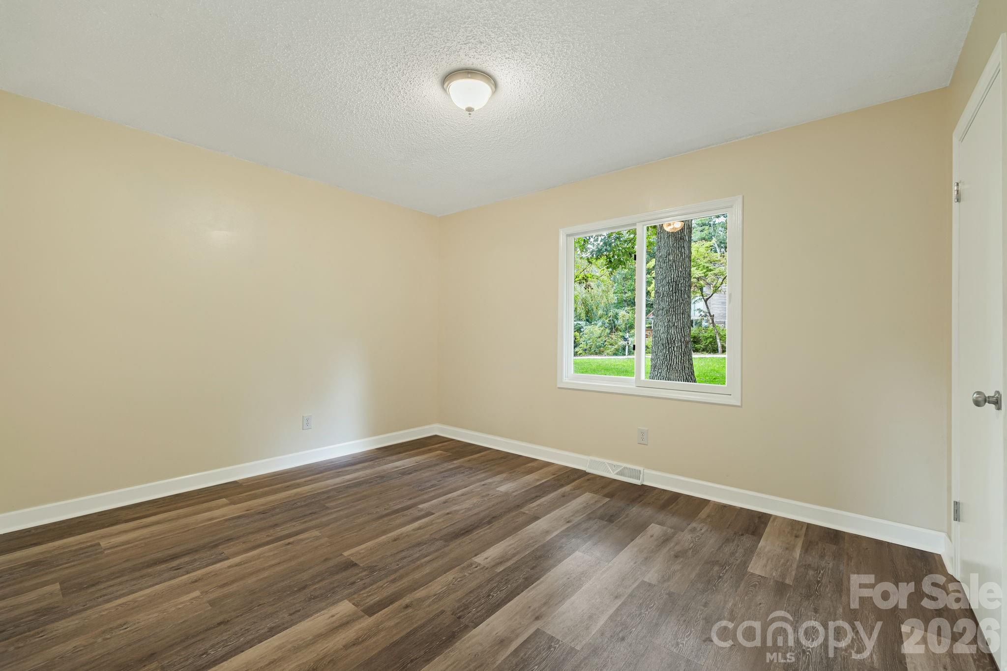 35 Golden Oaks Lane Property Photo 34
