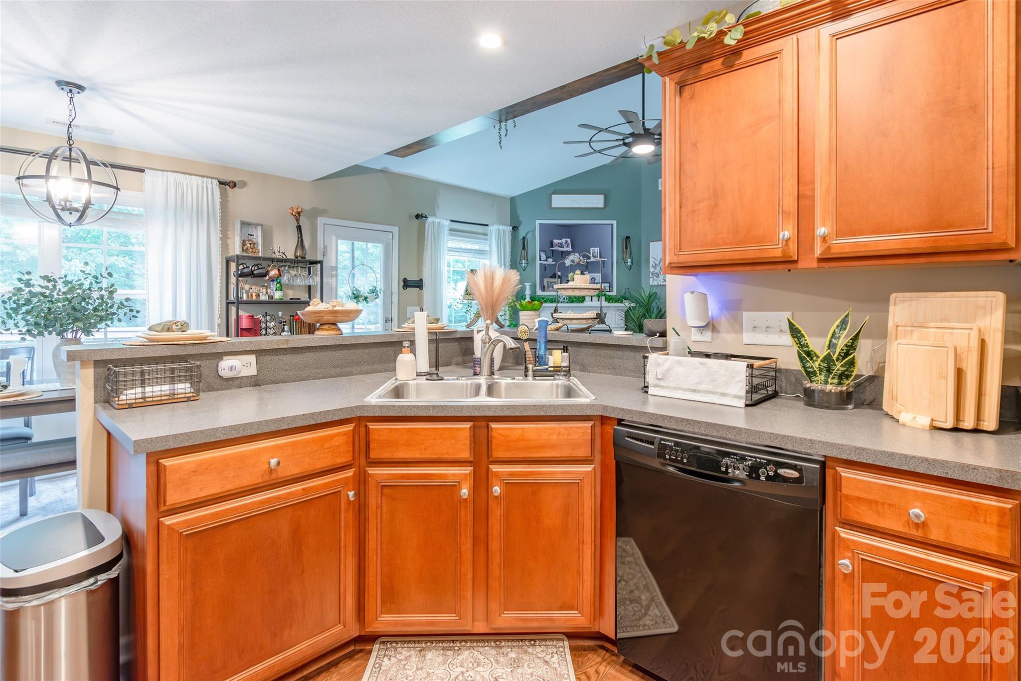 1079 Warpers Lane Property Photo 8
