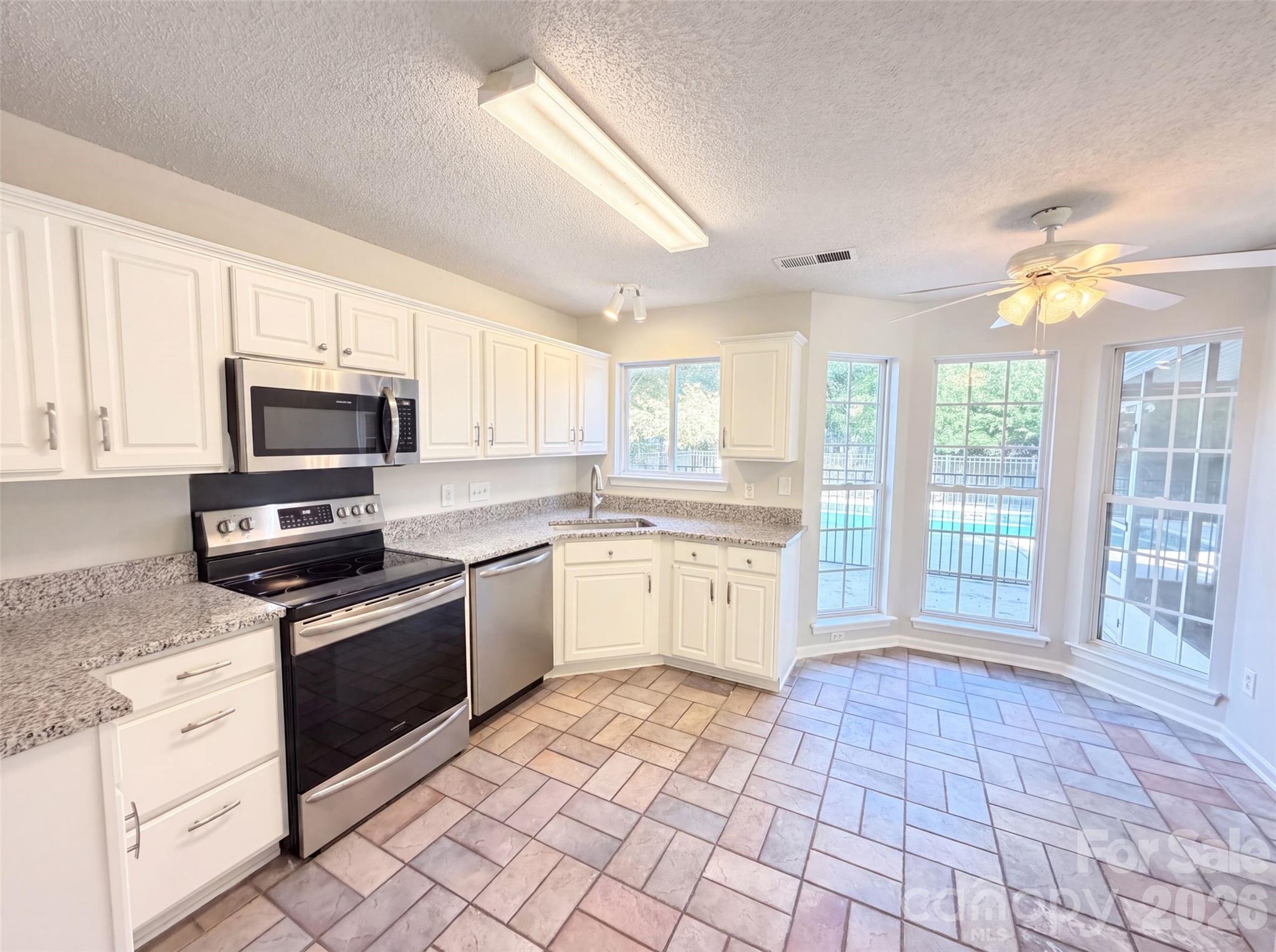 3016 Wyntree Court Property Photo 2