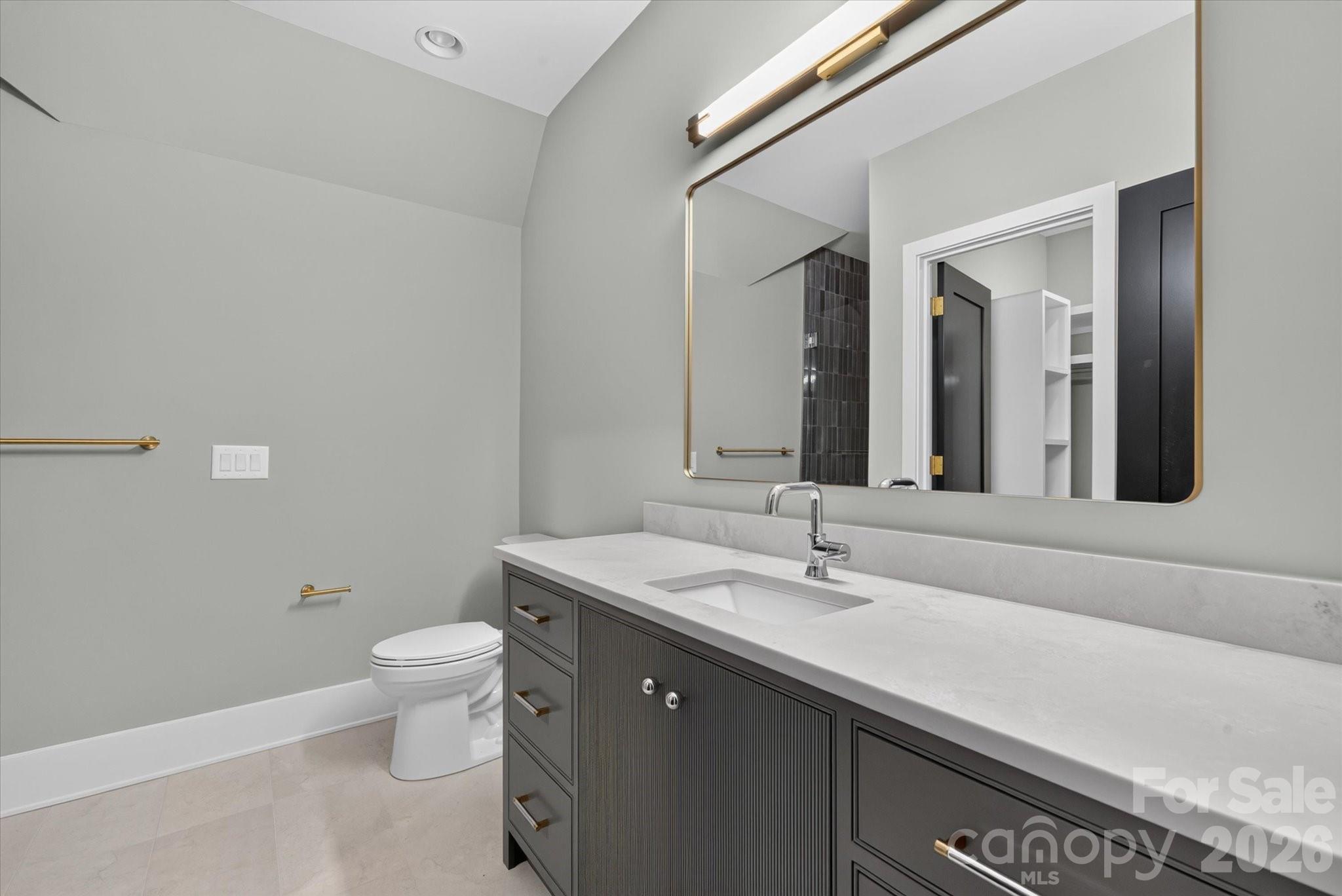 217 Crest Court Property Photo 29