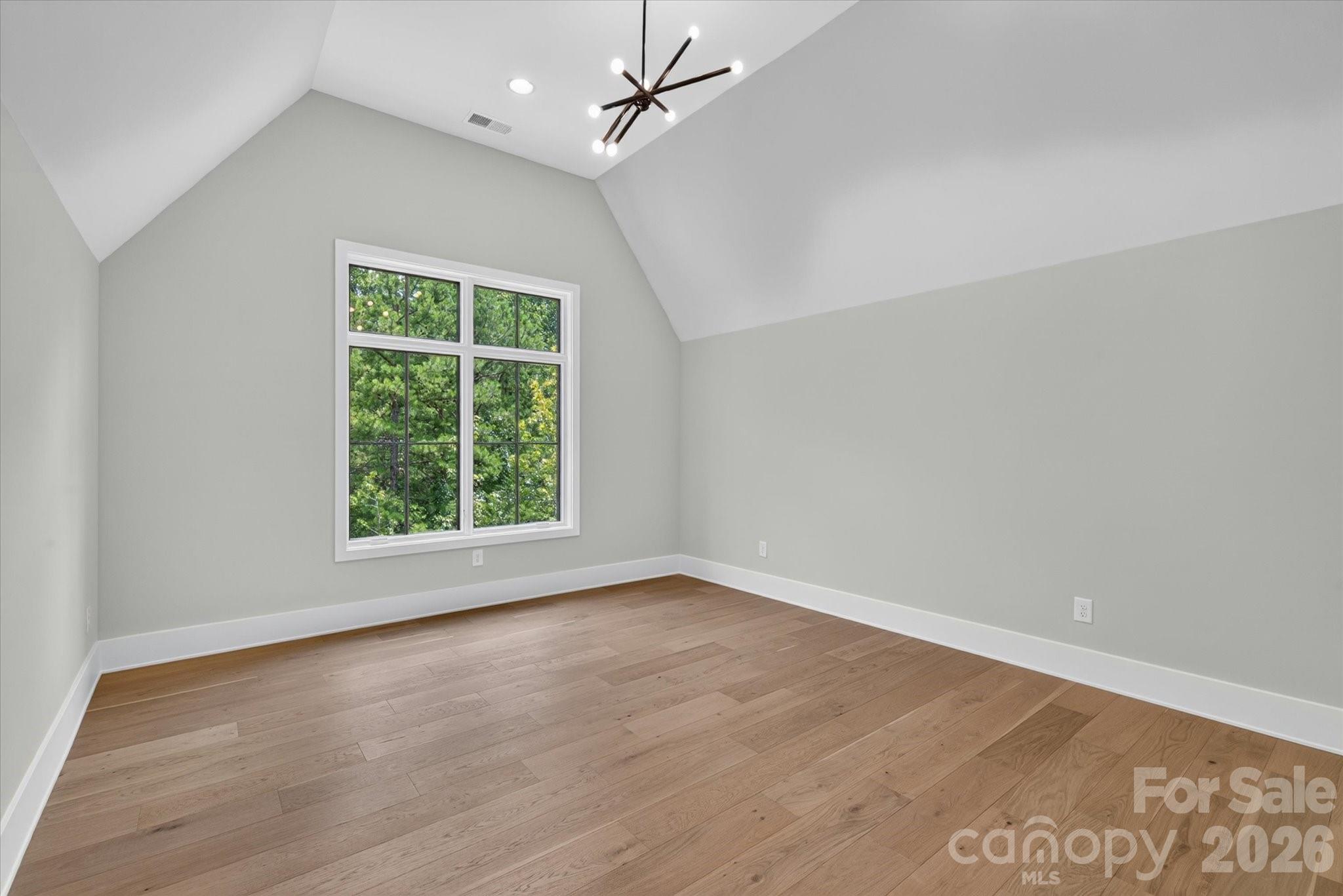 217 Crest Court Property Photo 33
