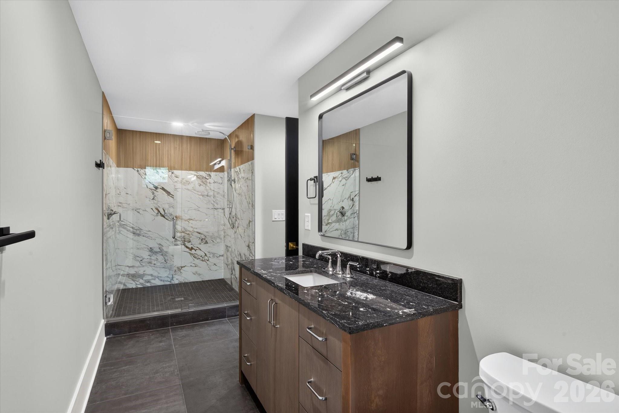 217 Crest Court Property Photo 43
