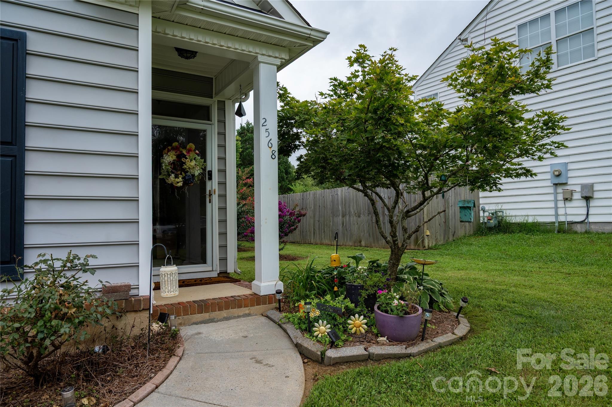 2568 Governors Pointe Court Property Photo 4