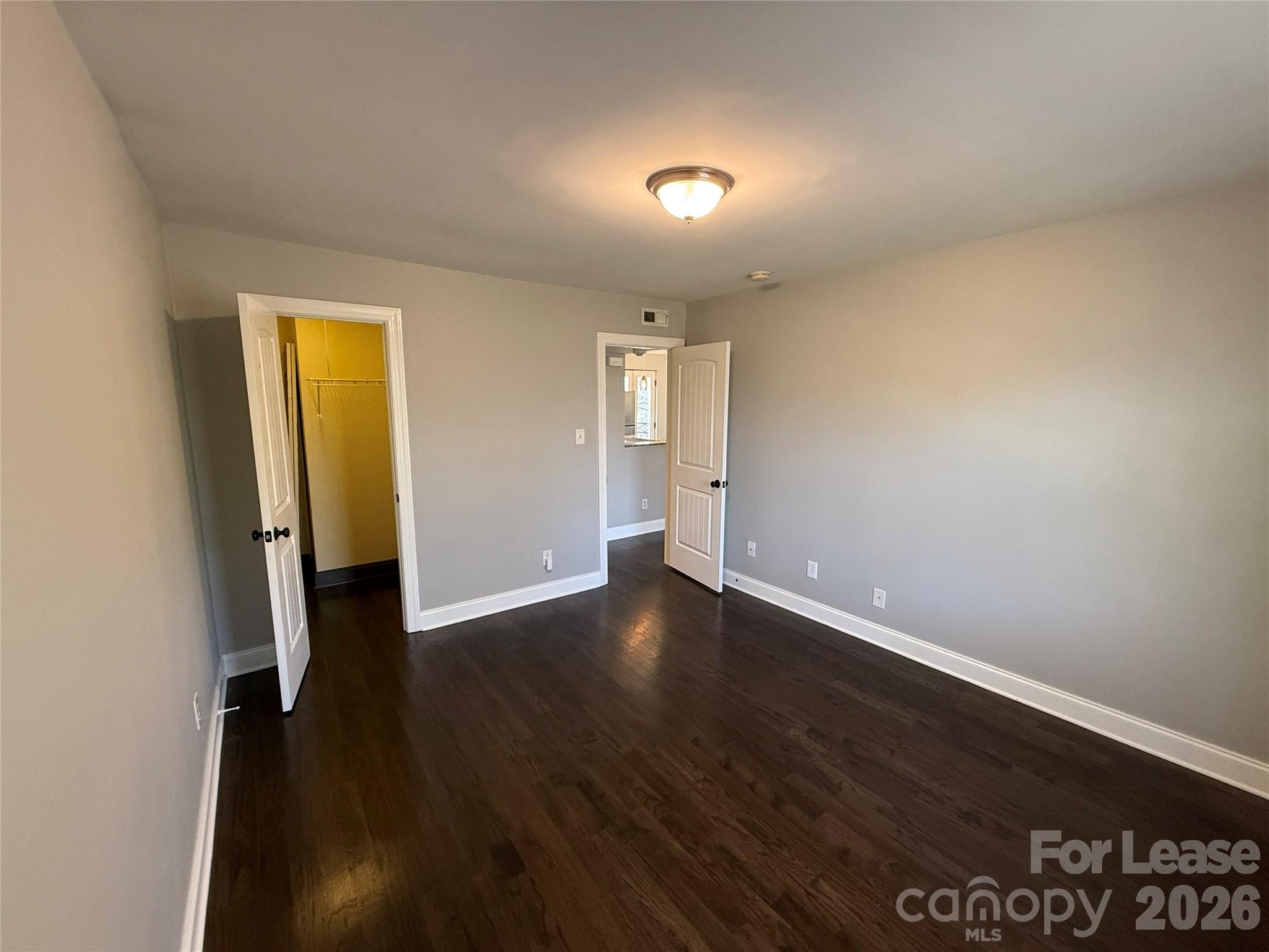 4921 Park Road E Property Photo 6