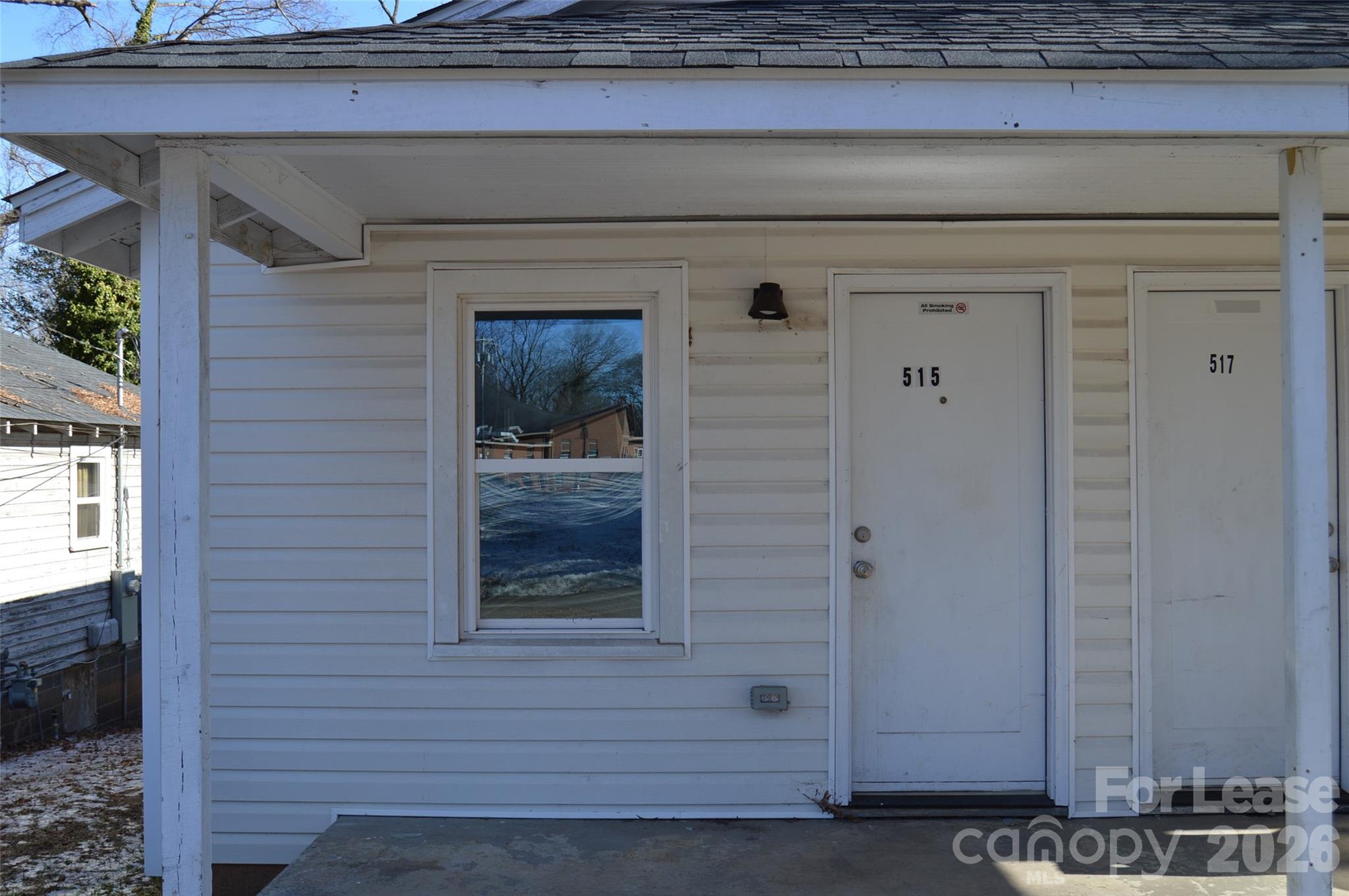 515 S Elm Street Property Photo 3