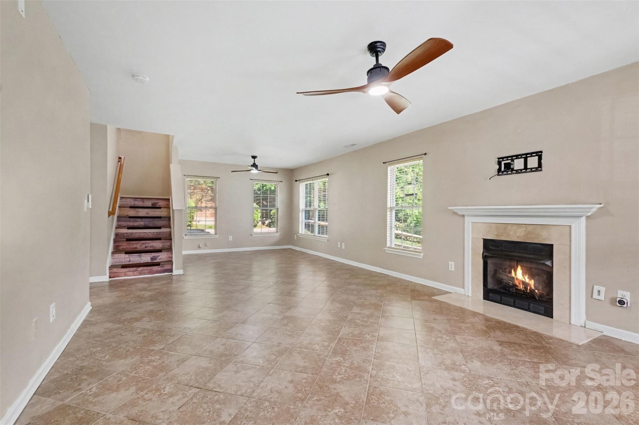 2133 Majestic Poplar Drive Property Photo 5