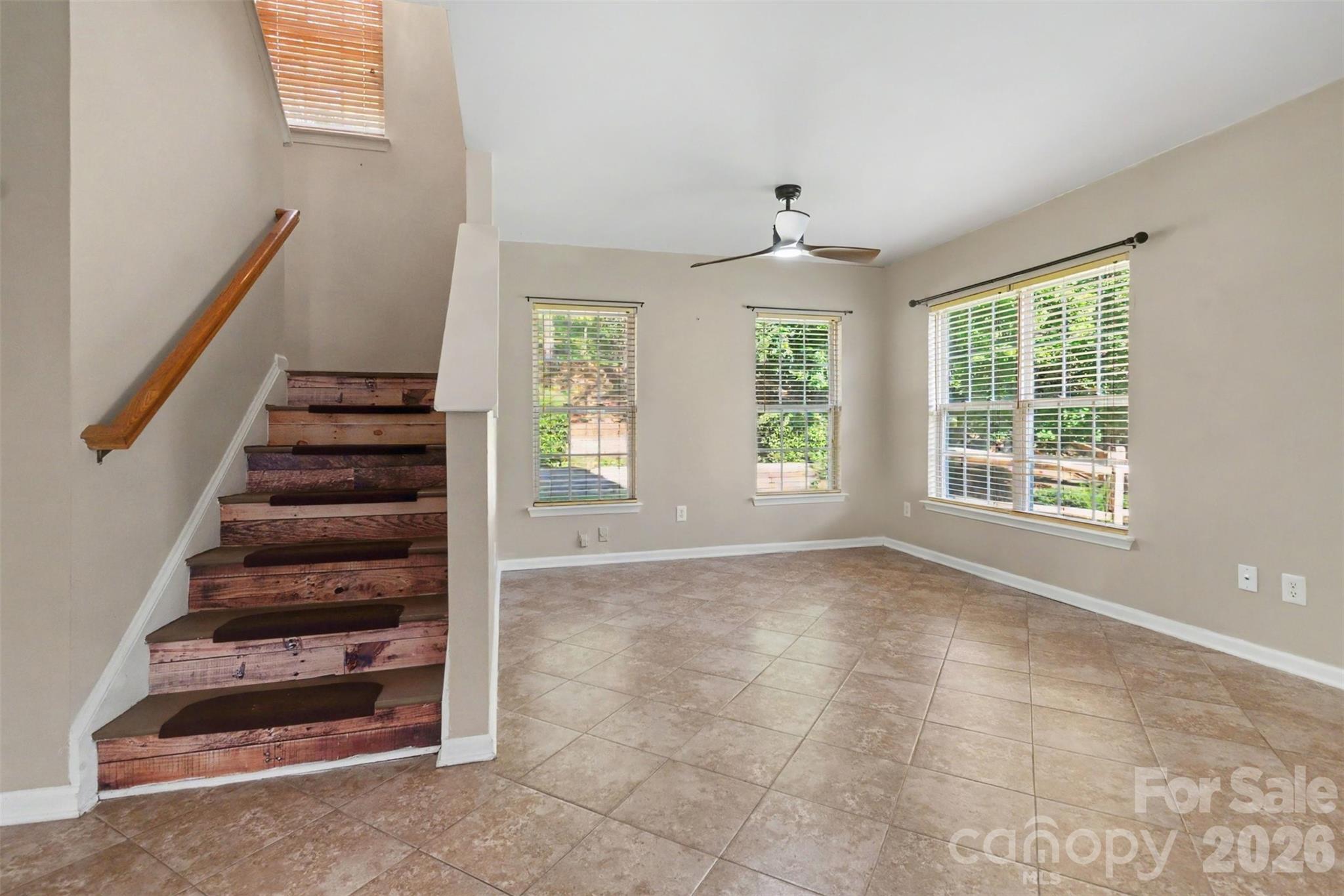 2133 Majestic Poplar Drive Property Photo 7
