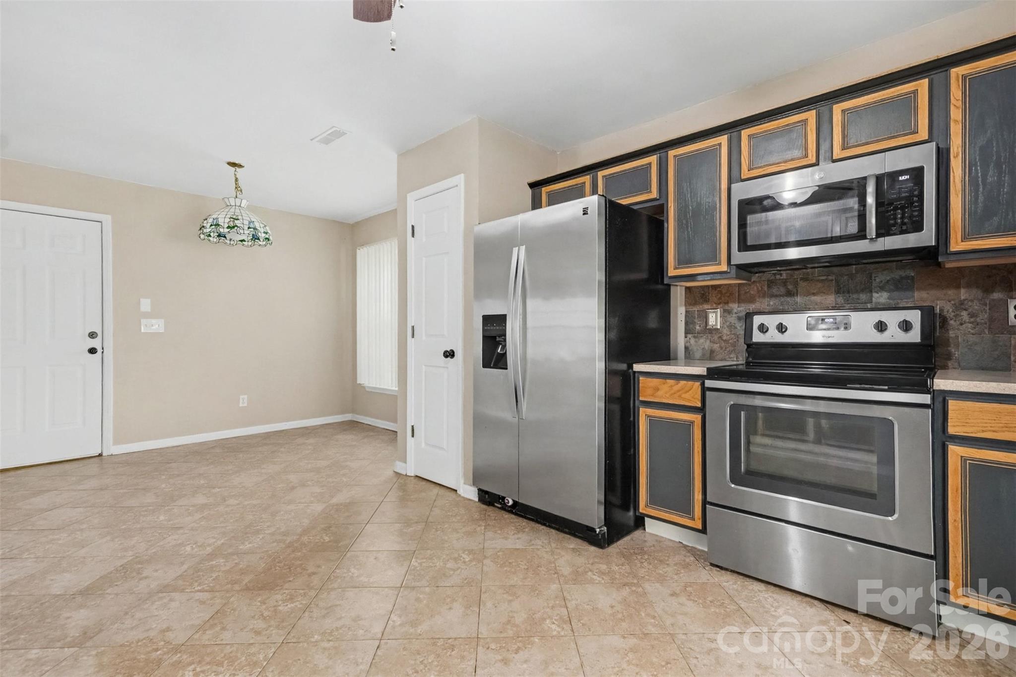 2133 Majestic Poplar Drive Property Photo 9