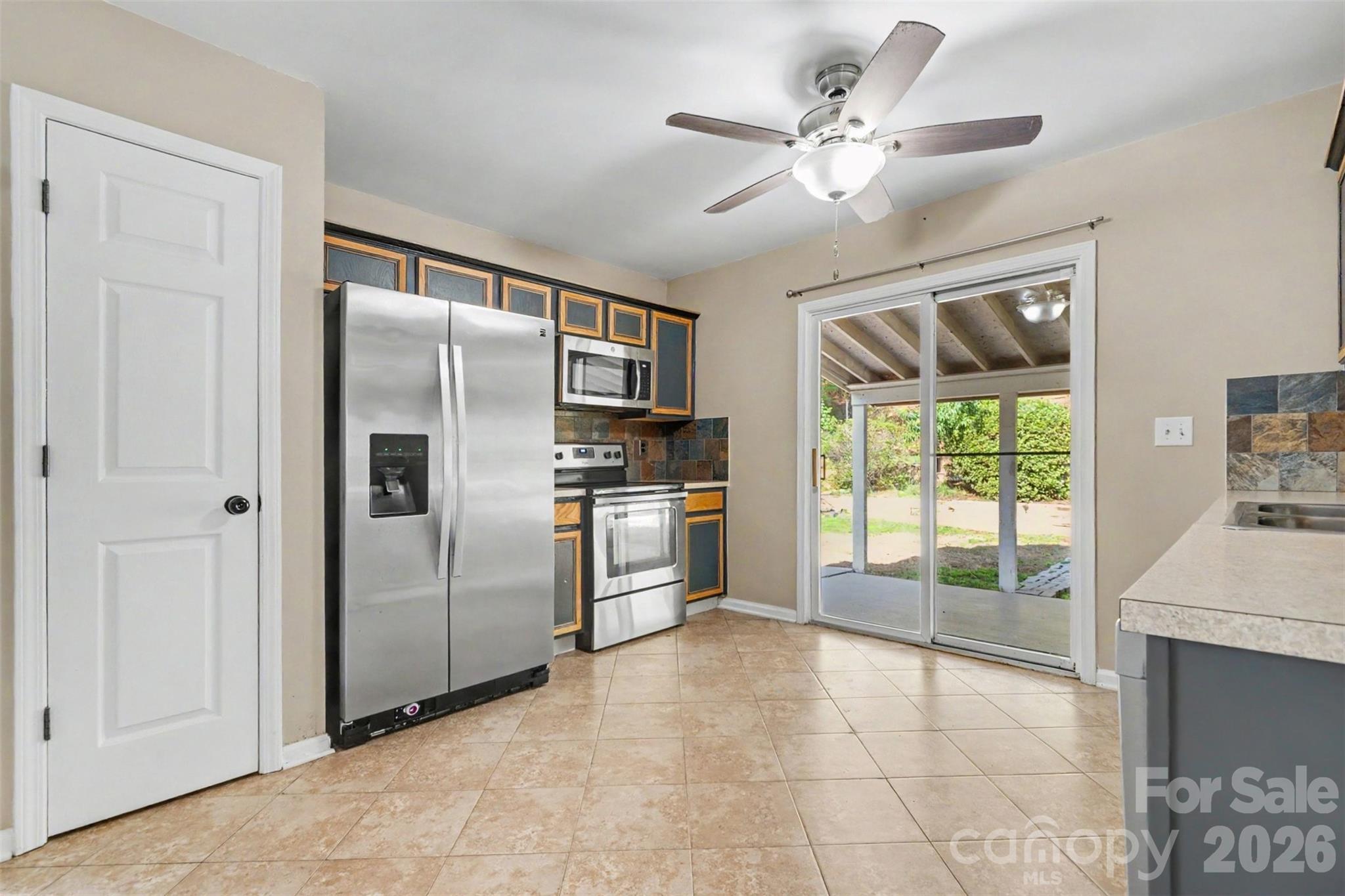 2133 Majestic Poplar Drive Property Photo 10