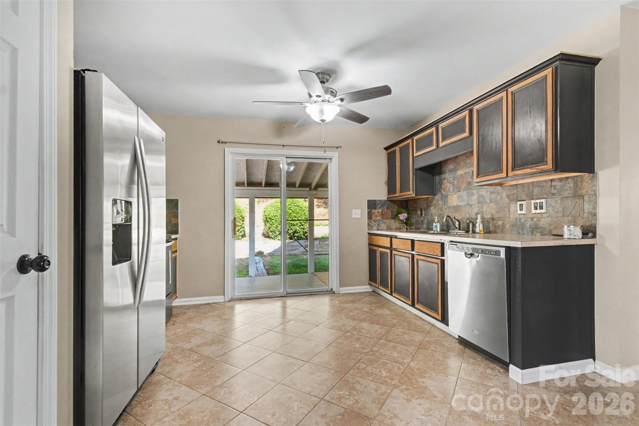 2133 Majestic Poplar Drive Property Photo 11
