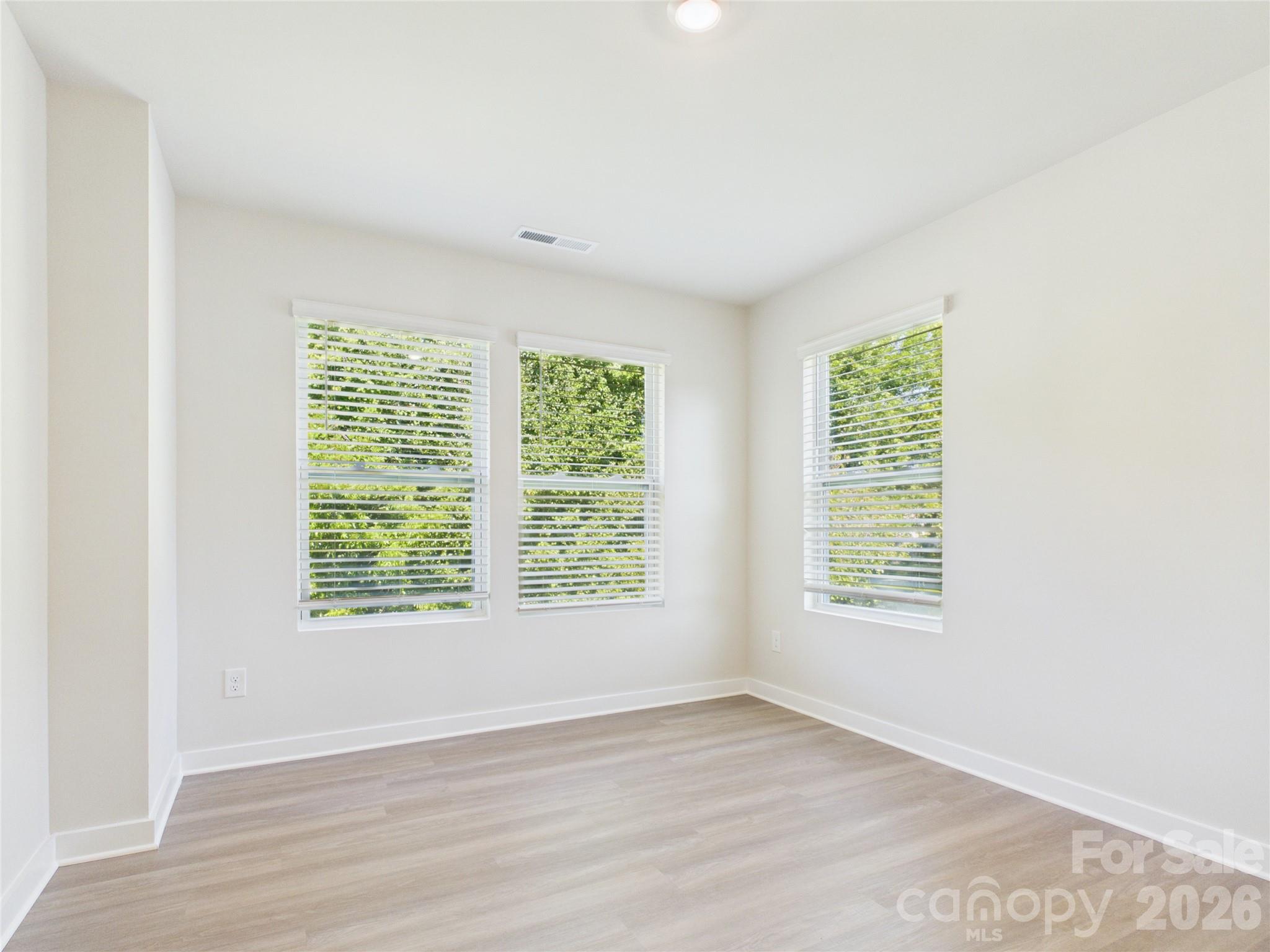 105 N Dilling Street 01 Property Photo 24