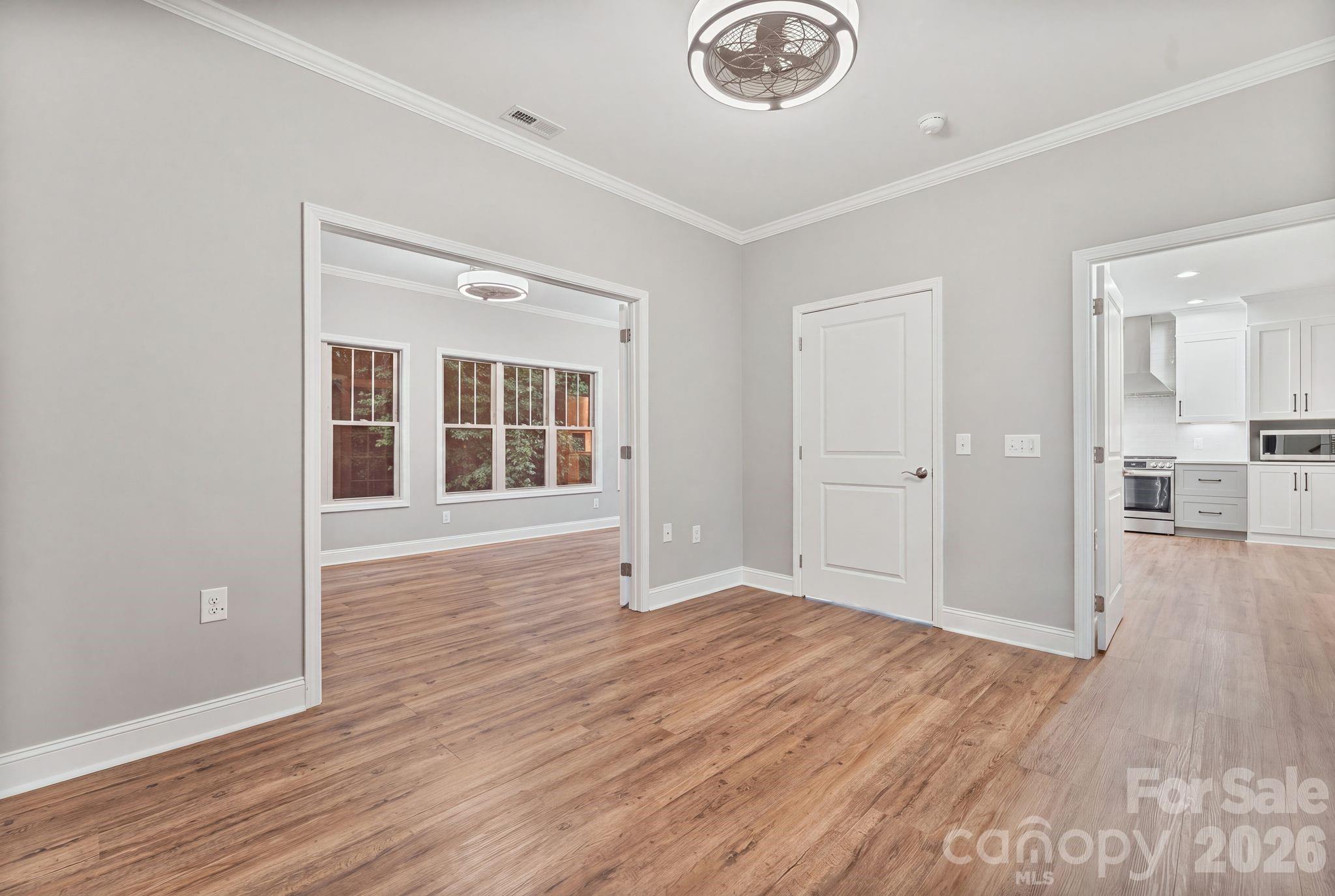 823 Iris Lane Property Photo 15