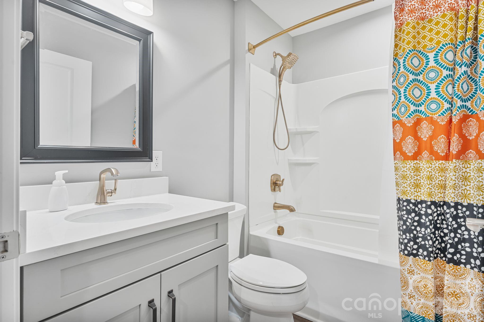 823 Iris Lane Property Photo 27