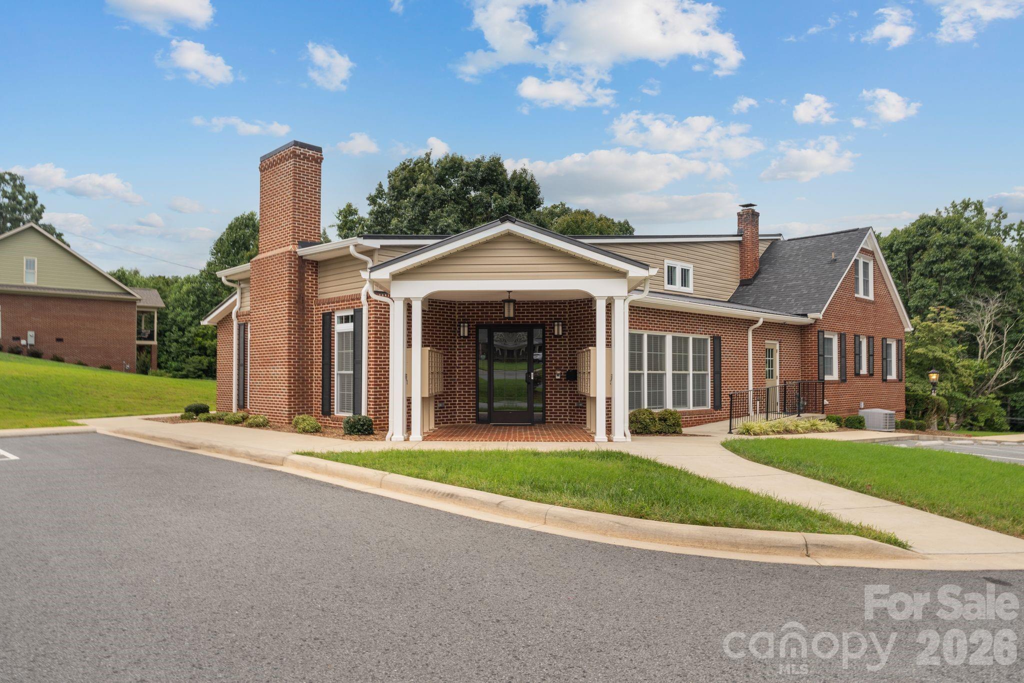 823 Iris Lane Property Photo 32