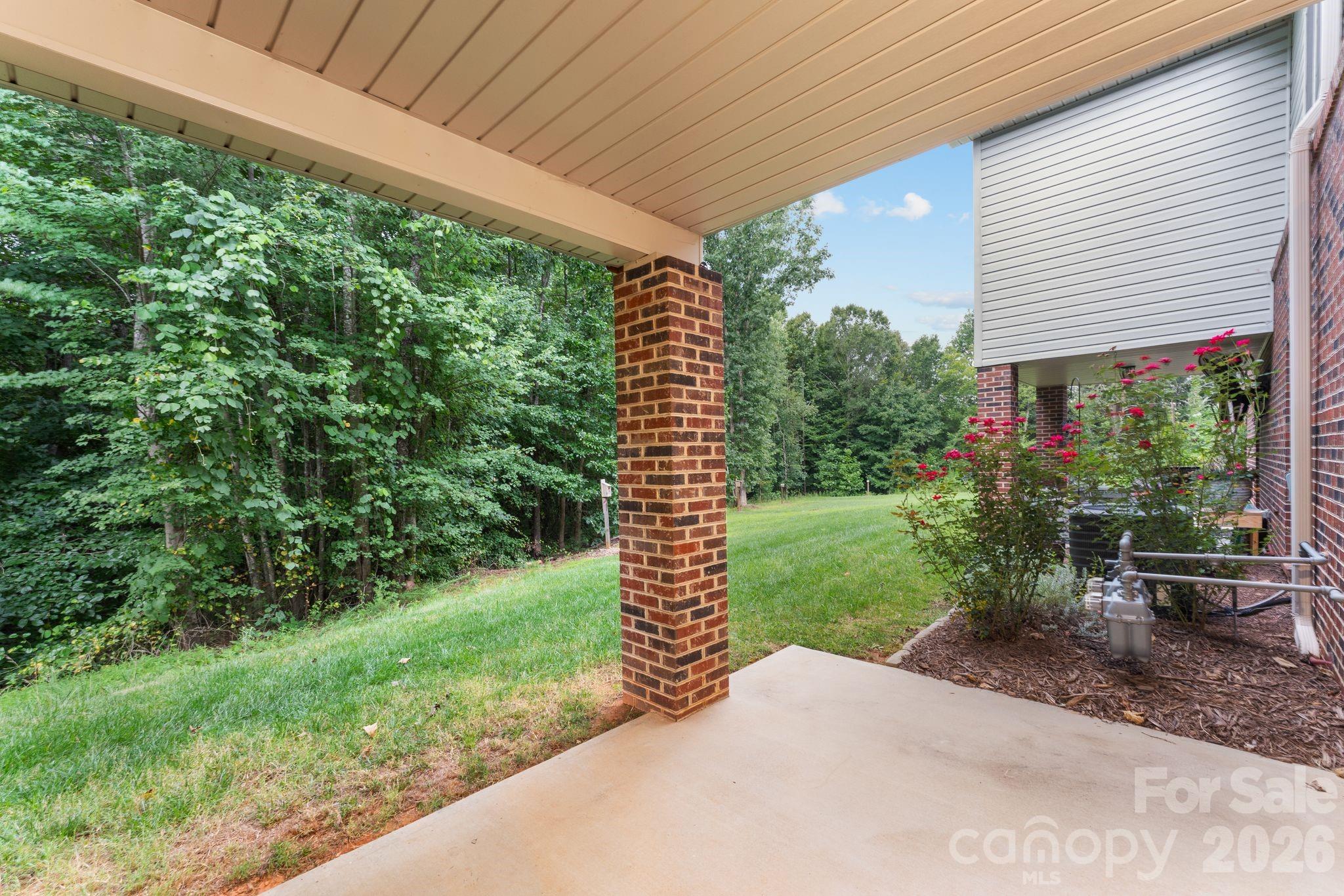 823 Iris Lane Property Photo 39