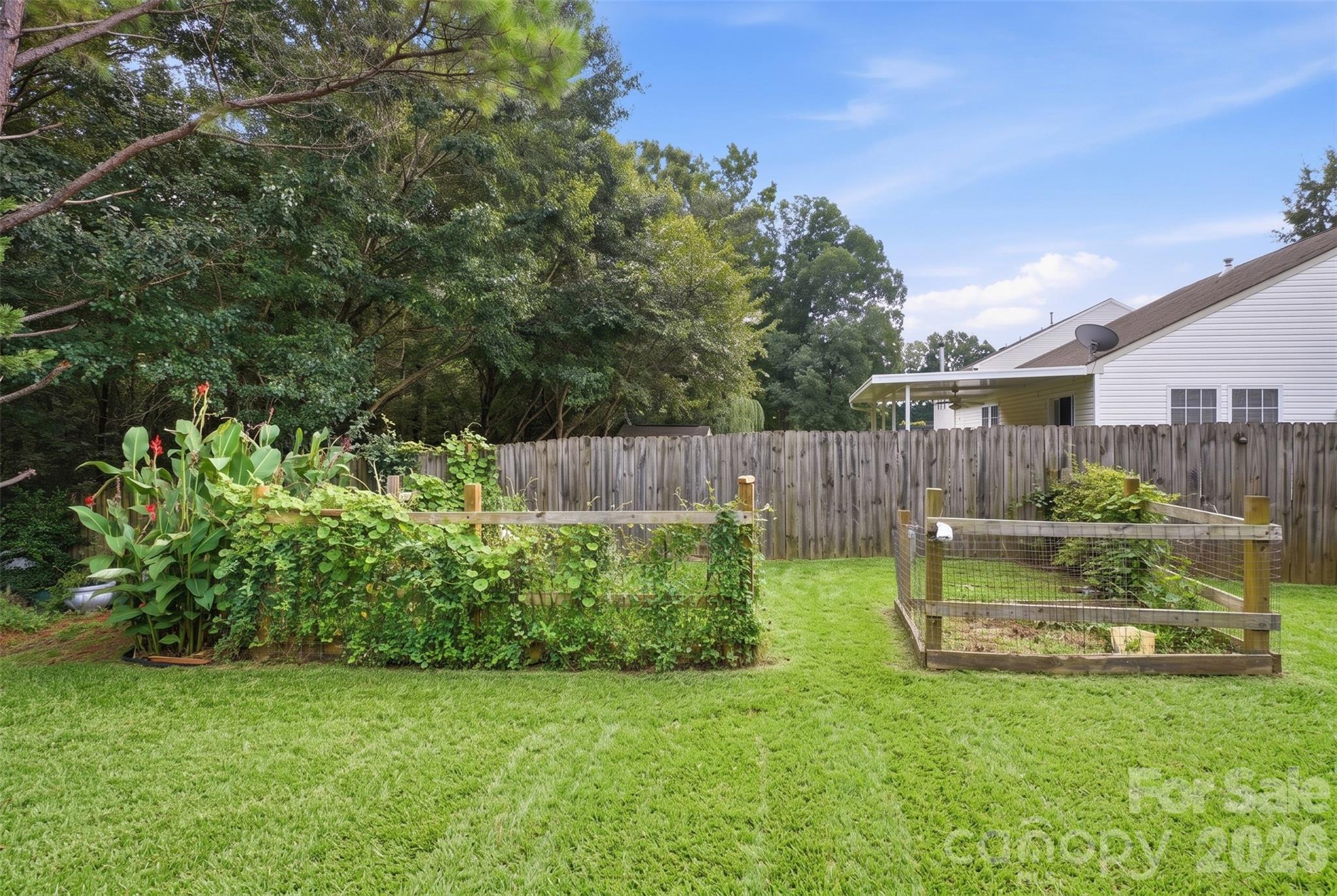 1957 Leesburg Drive Property Photo 3