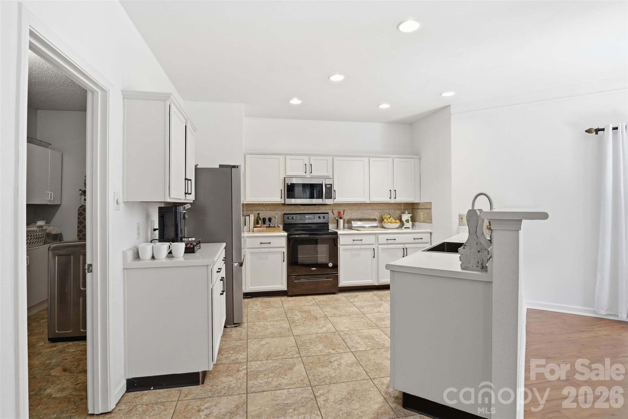 1957 Leesburg Drive Property Photo 8