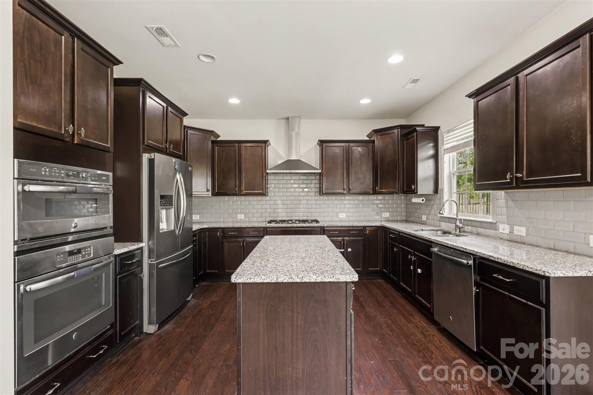 10704 Sky Chase Avenue Property Photo 14