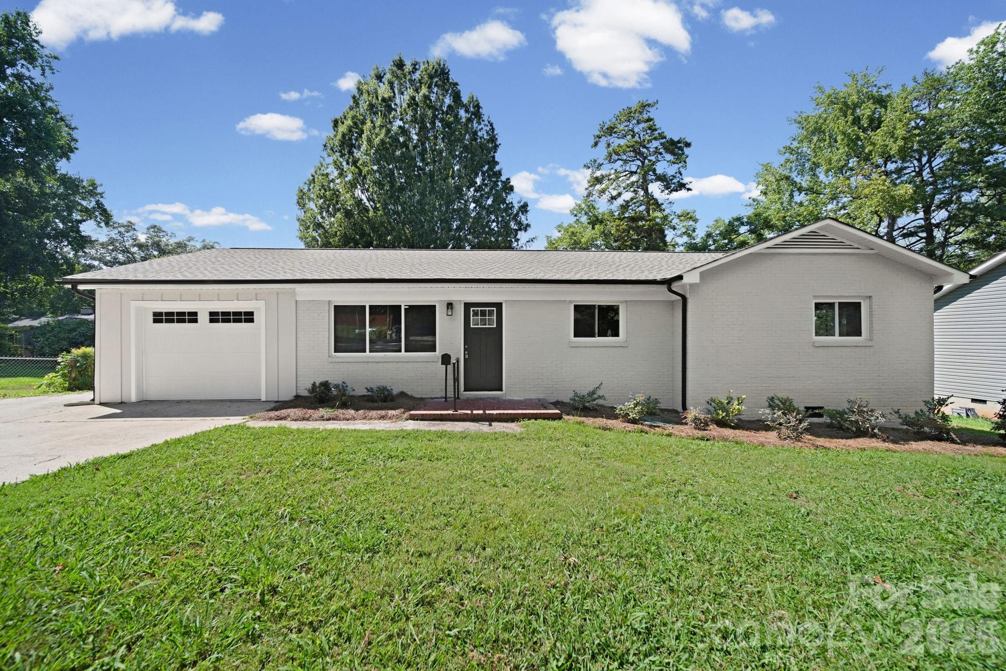 1041 Watts Drive Property Photo 1