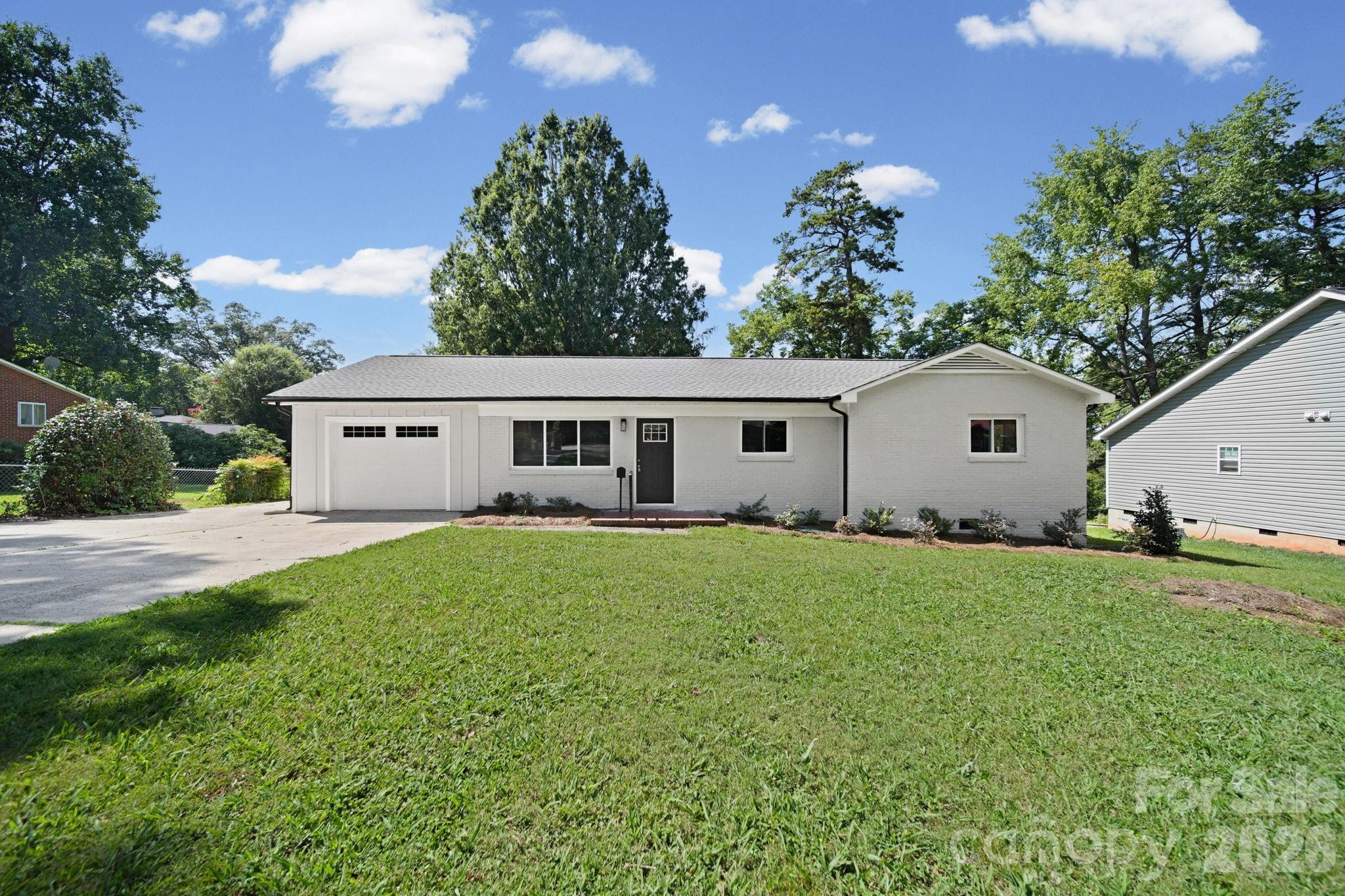 1041 Watts Drive Property Photo 2
