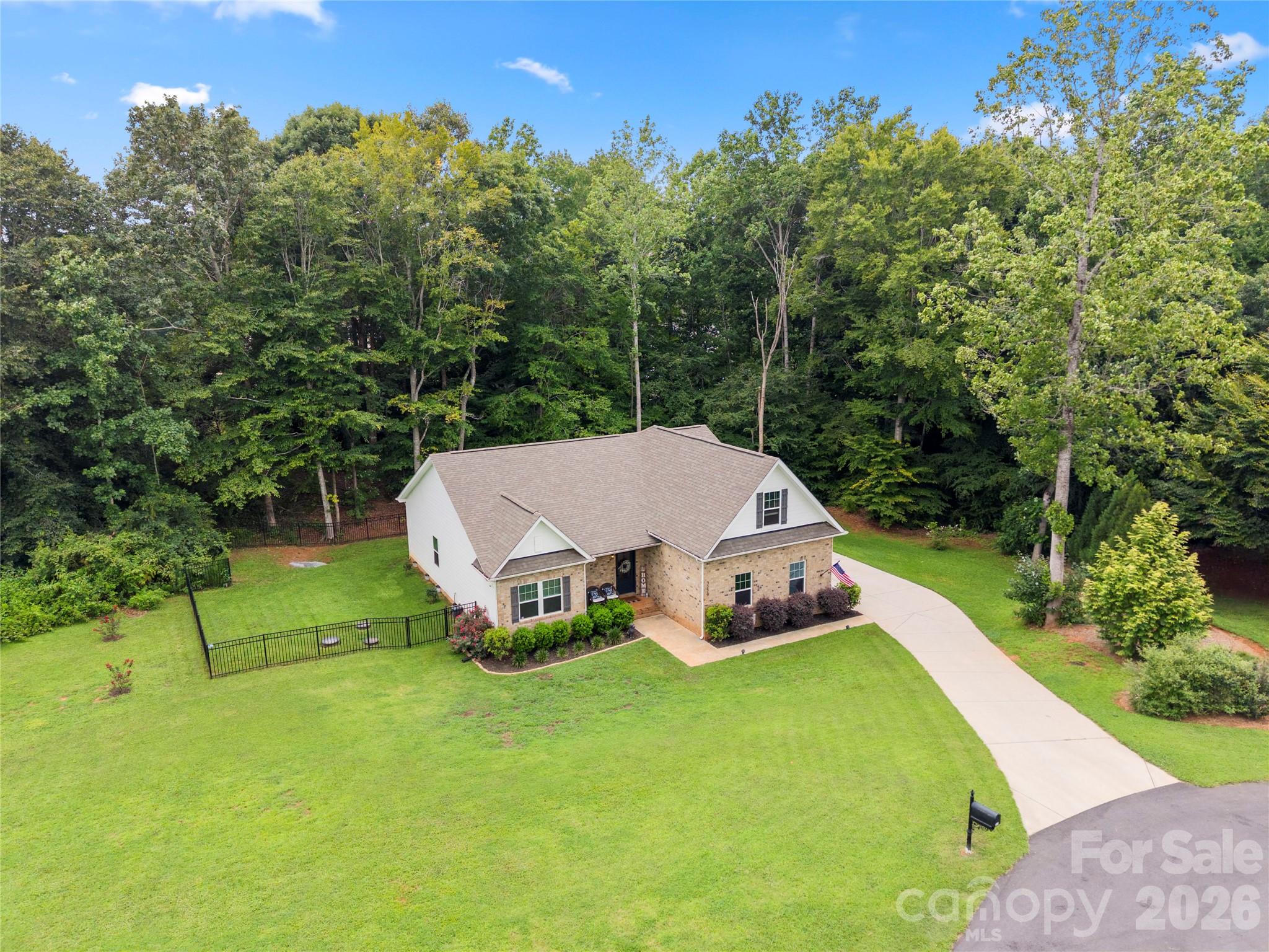3229 Creek Bend Court Property Photo 5