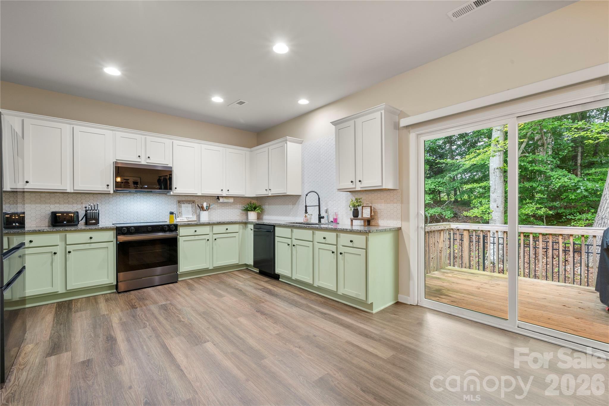3229 Creek Bend Court Property Photo 13