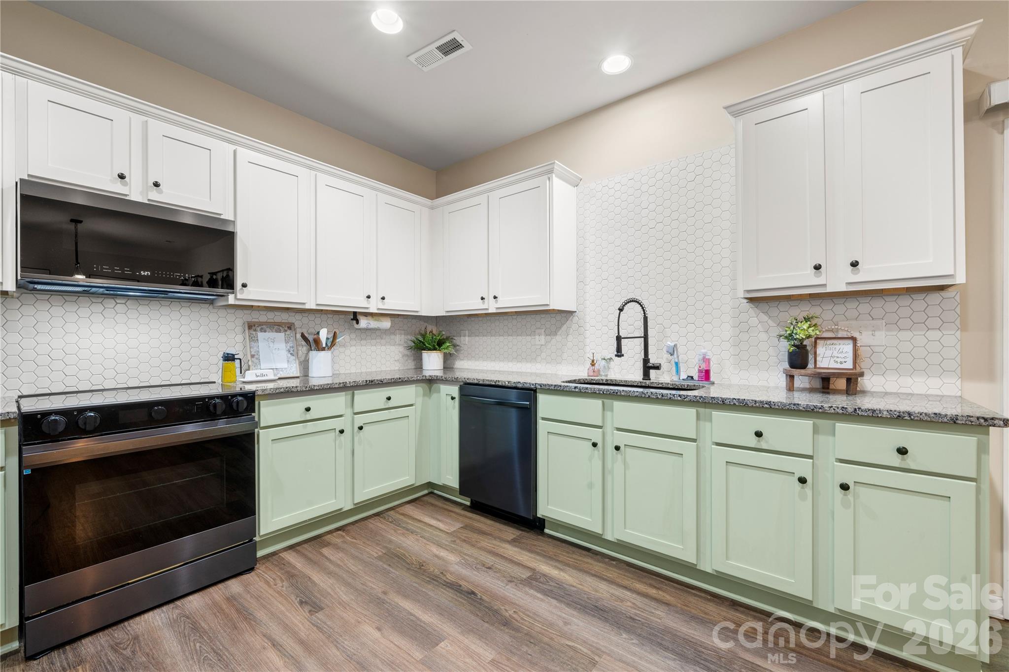 3229 Creek Bend Court Property Photo 14