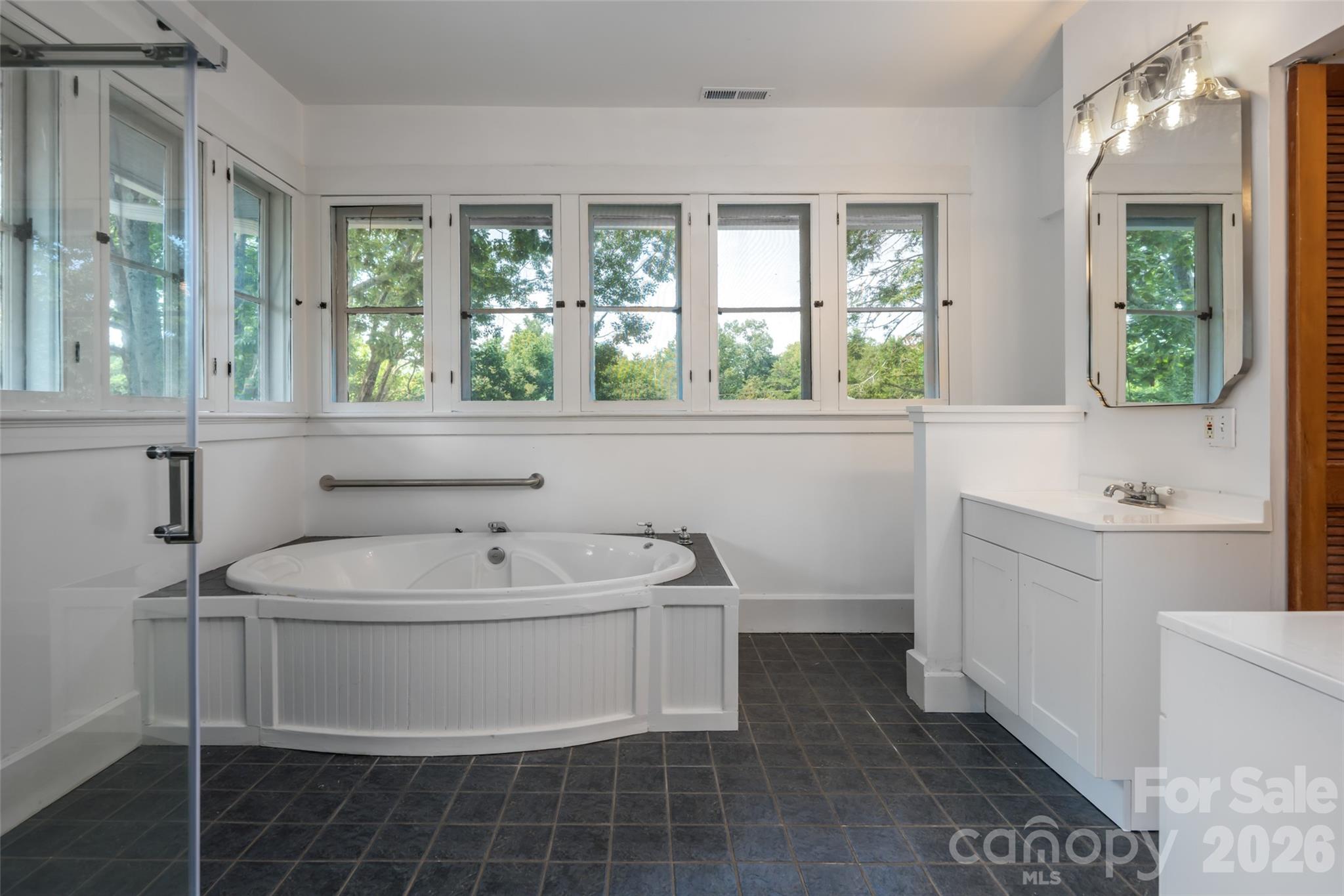 142 Edwin Place Property Photo 33
