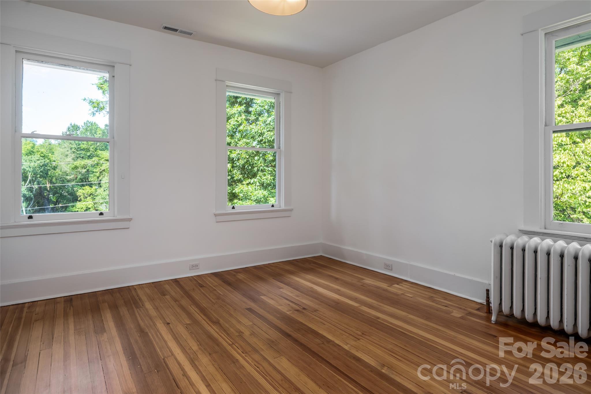 142 Edwin Place Property Photo 37