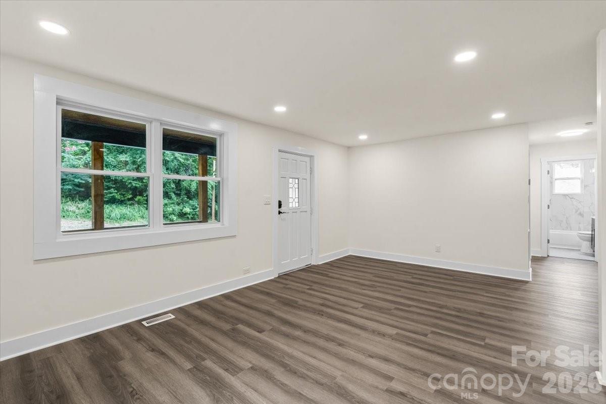 82 Georgia Street Property Photo 5
