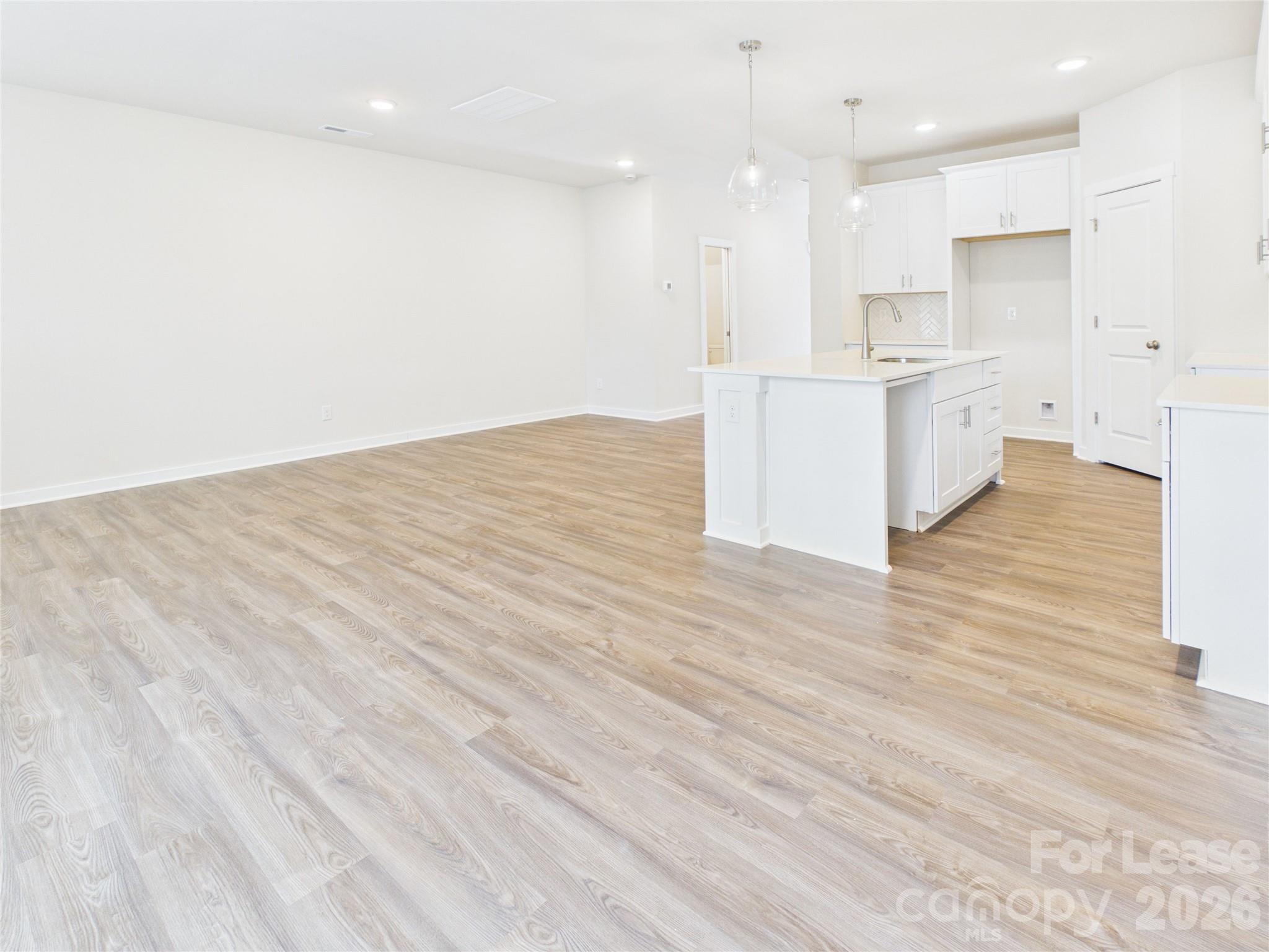 311 E Kings Street 4 Property Photo 18